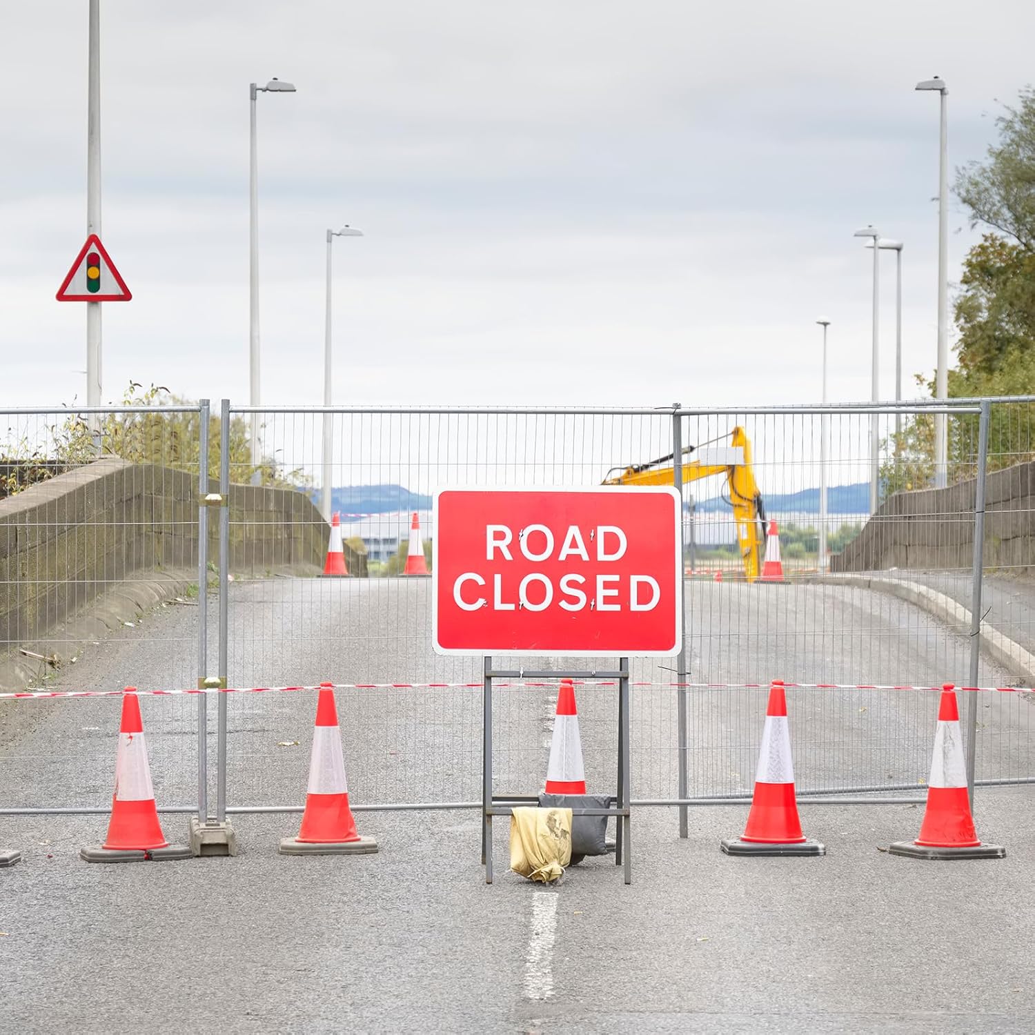 PATIKIL Plastic Chain Links, 10 Feet Safety Chains, Red/White Plastic Chains for Barriers, Crowd Control, Queue Lines, Parking, Fences, Gate, Concerts, and Decoration - Image 5