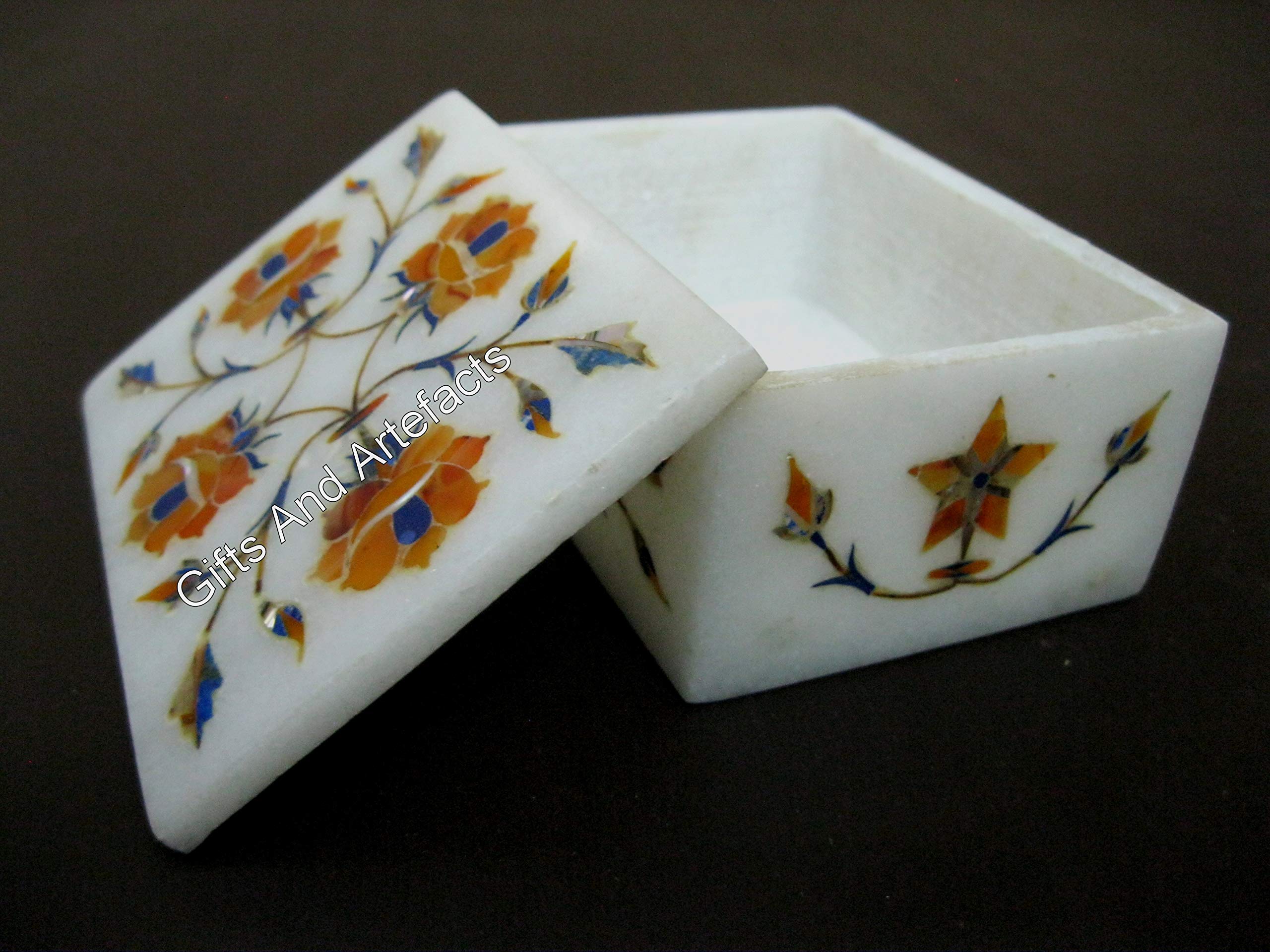 Boîte cadeau incrustée en marbre blanc floral pour offrir un souvenir précieux et unique