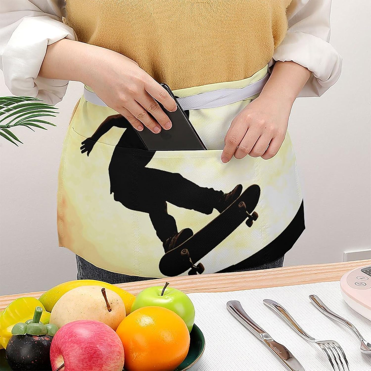 Skateboard Server Apron With 3 Pockets Water Resistant Waist Apron Half Apron For Waiter Bartender Barista Restaurant And Kitchen