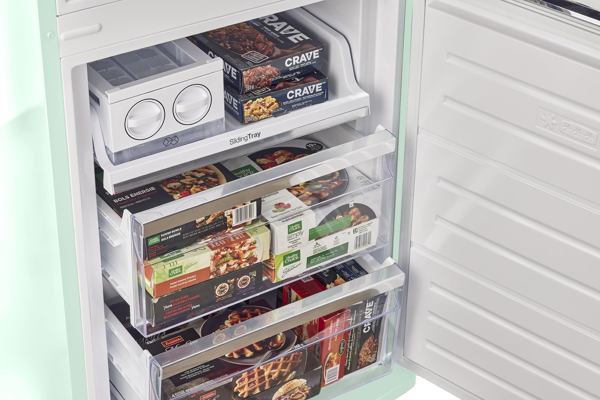 Unique Appliances Classic Retro 12 Cu.Ft. Bottom Freezer Refrigerator In Summer Mint Green on Fridge.com - View 5