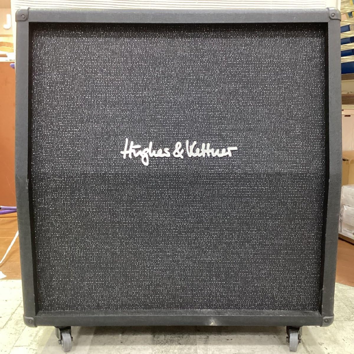 アンプキャビネット用ケース Hughes&Kettner製のアンプヘッド アンプキャビネット用ケース Hughes&Kettner製のアンプヘッド