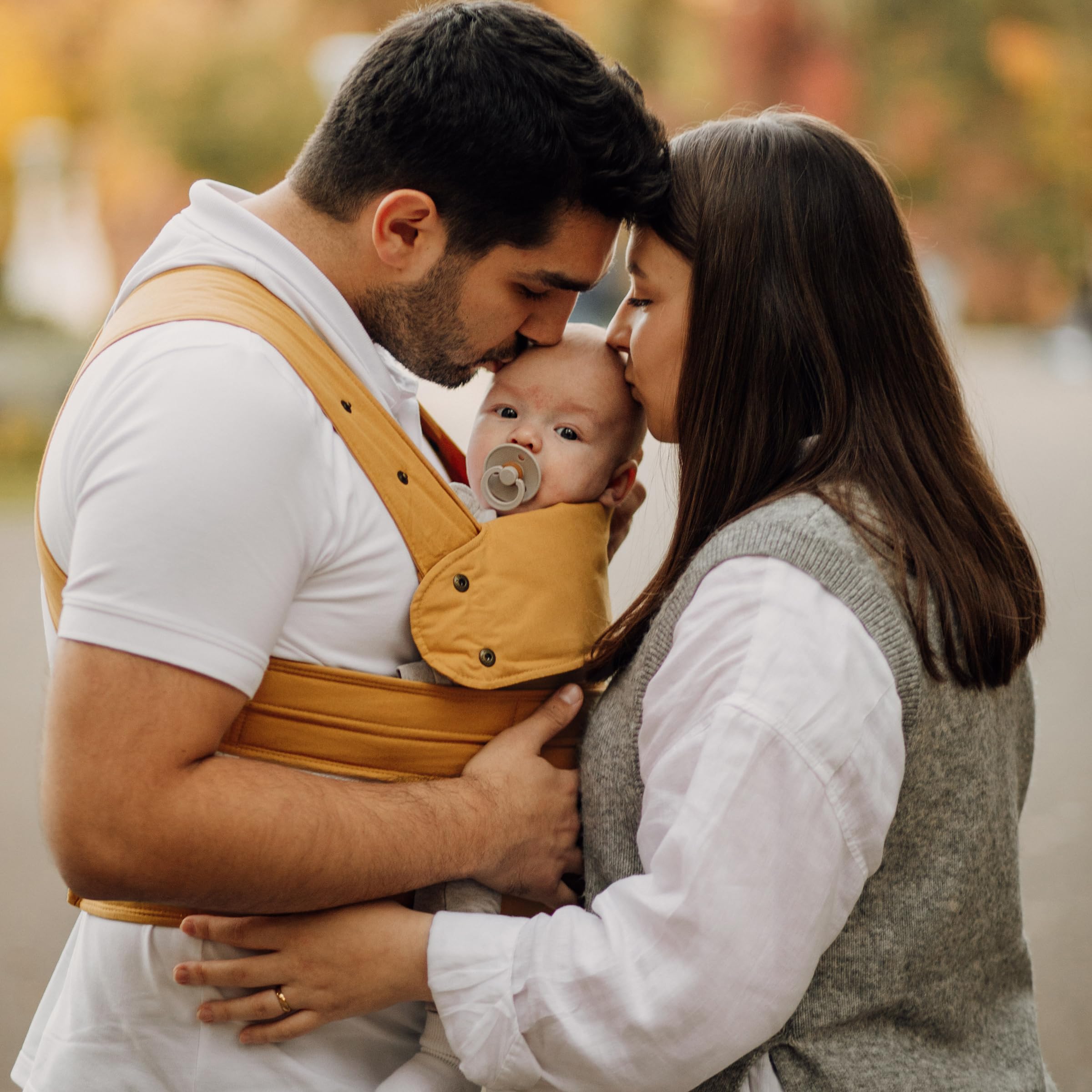 marsupi Mochila Portabebés - Para Bebés desde Recién Nacidos y Niños Hasta los 15 kg - Ligera y Compacta, Con Sistema de Sujeción Fácil y Resistente - Algodón Orgánico - Caramelo XL