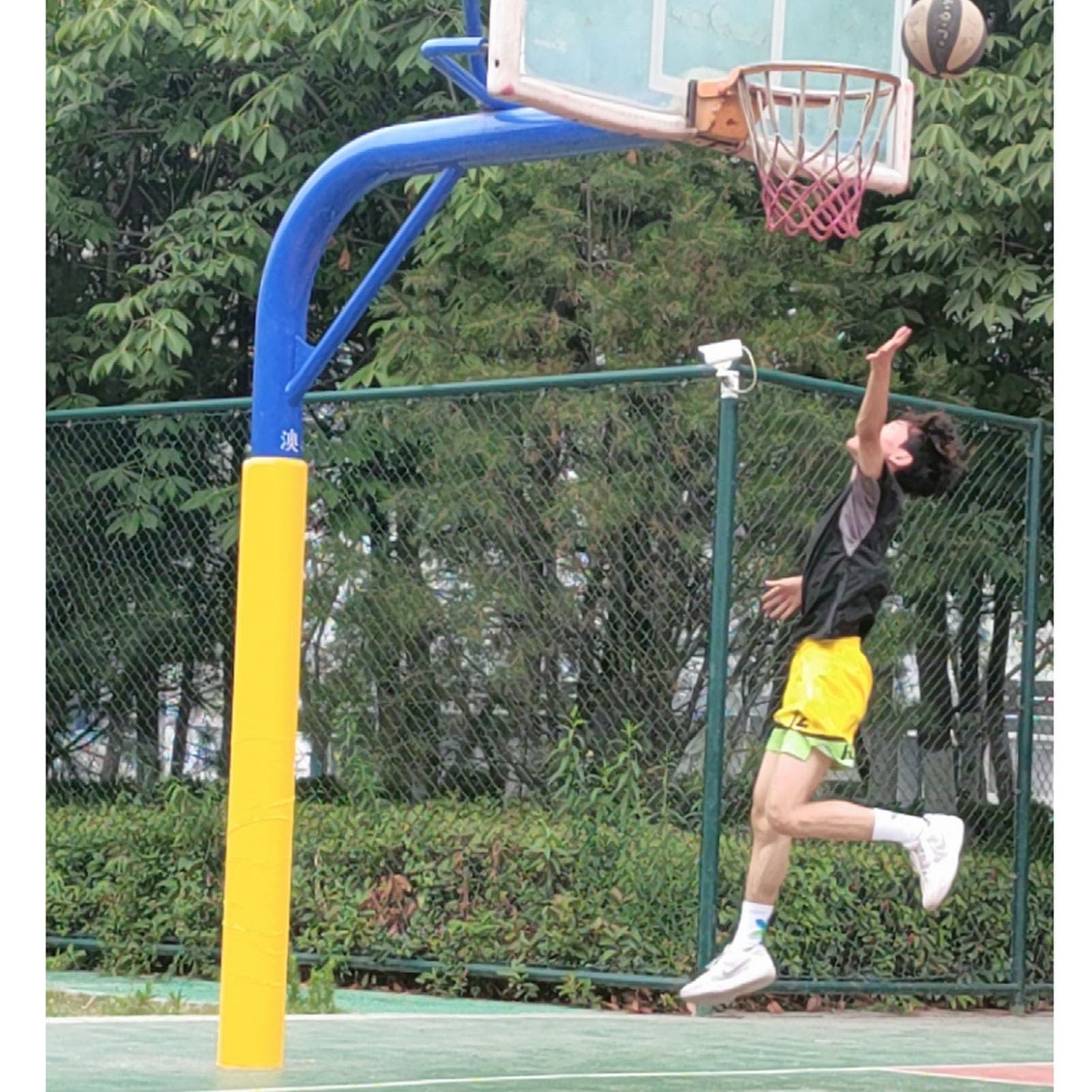 Rembourrage en mousse pour poteau de basket : évitez les blessures