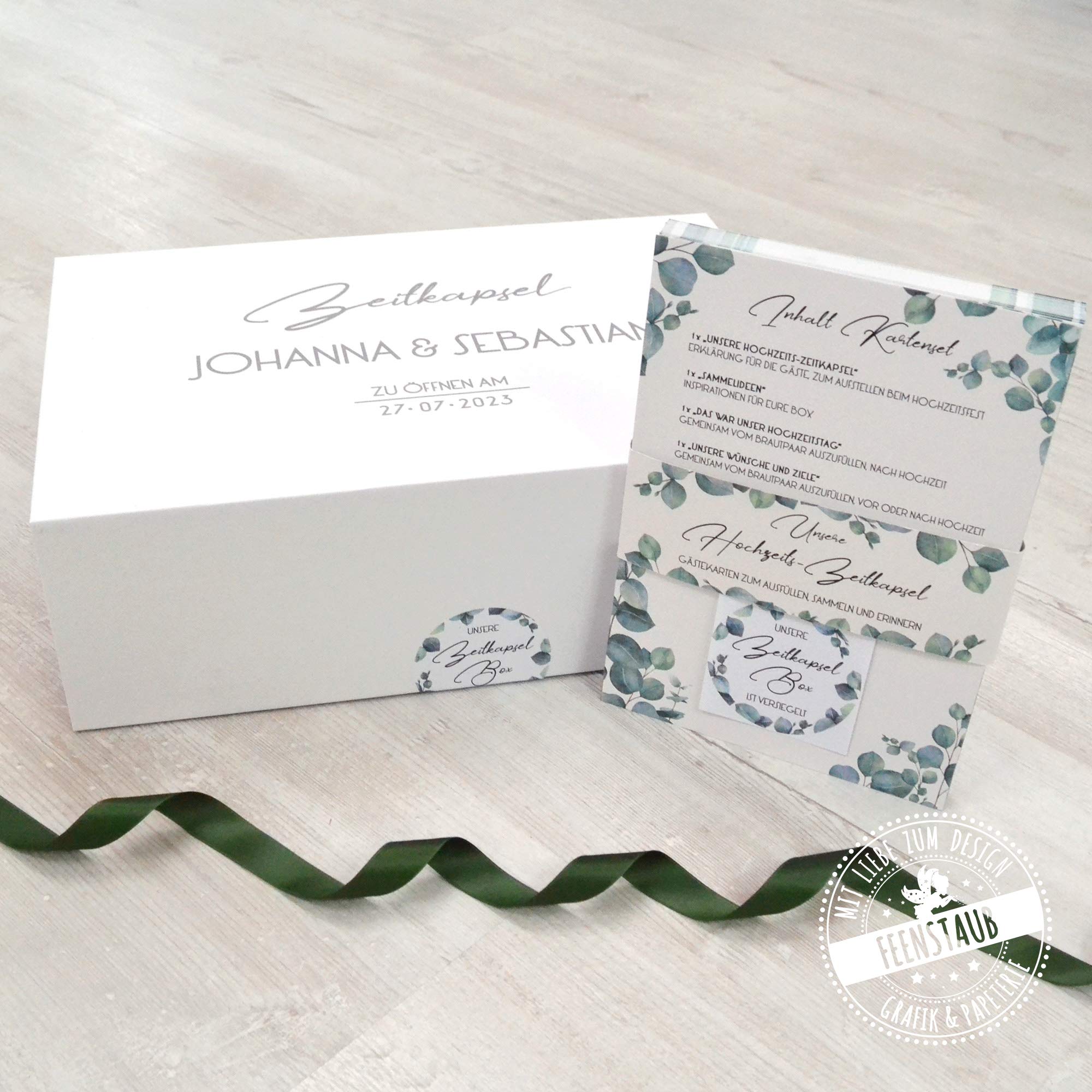 Feenstaub Zeitkapsel-Box Hochzeit mit Karten zum Ausfüllen für Gäste und Brautpaar, Geschenk, personalisierbare Box, Zeitkapsel Hochzeit, Gästekarten Hochzeit, Zeitkapsel Karten Hochzeit Eukalyptus