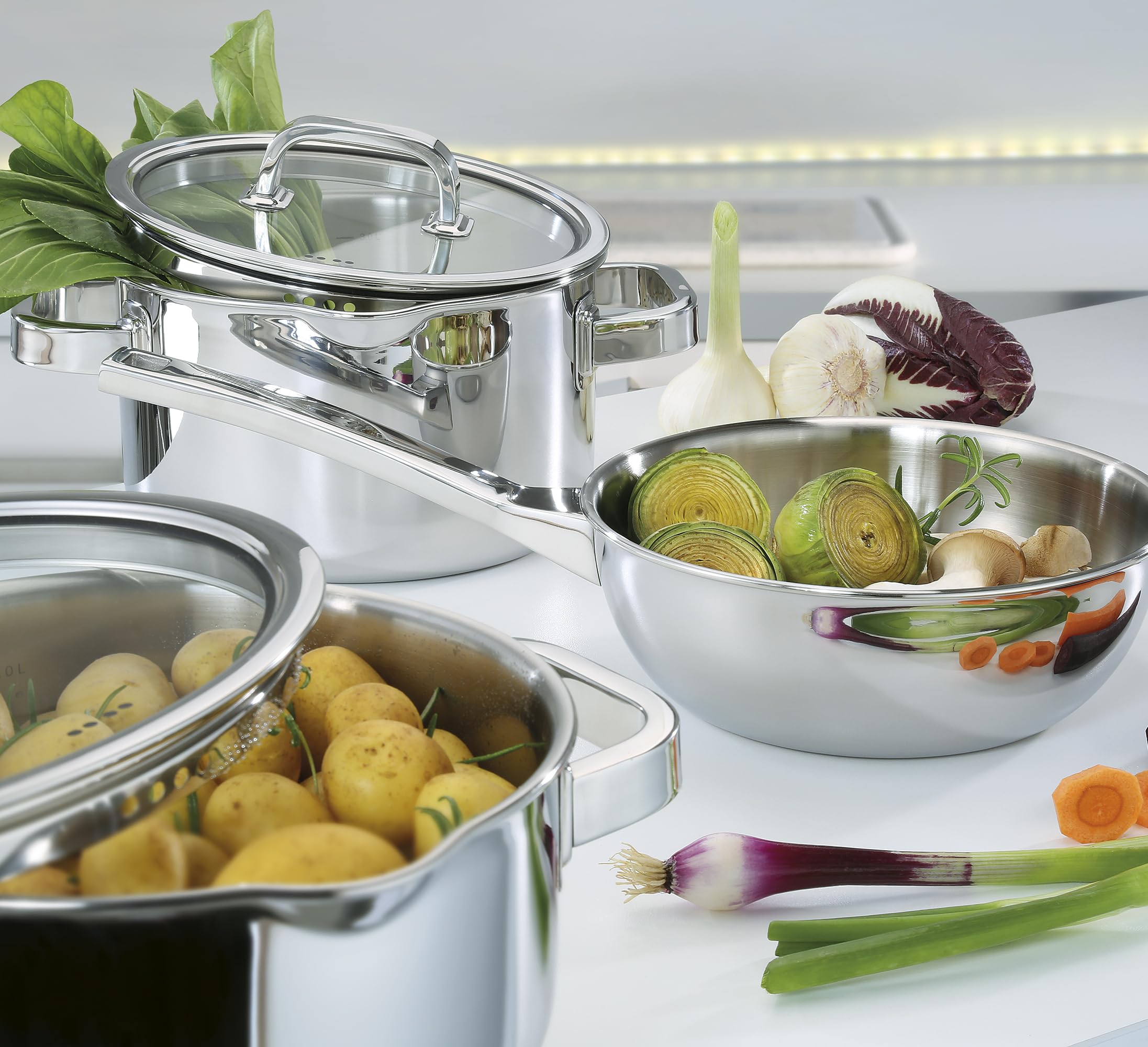 Spring Topf-Set FINESSE2+ 5-tlg, 5-Lagen-Mehrschichtmaterial | Kochtöpfe, Bratentopf, Sauteuse, 5-teiliges Kochgeschirr-Set, induktionsgeeignet, mit Glasdeckel, Innenskalierung