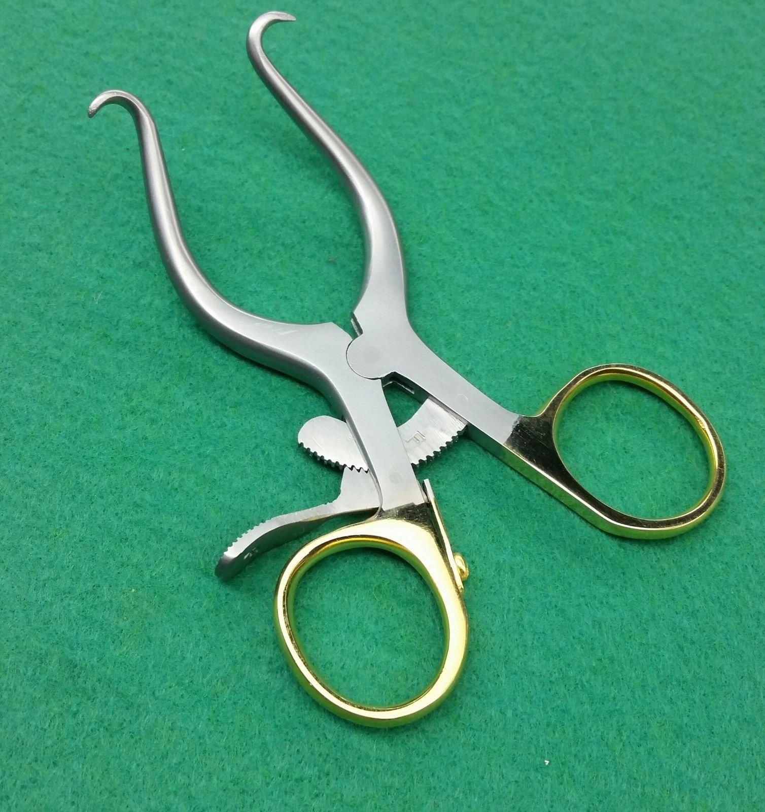 NEW O.R GRADE GELPI RETRACTOR 3.5