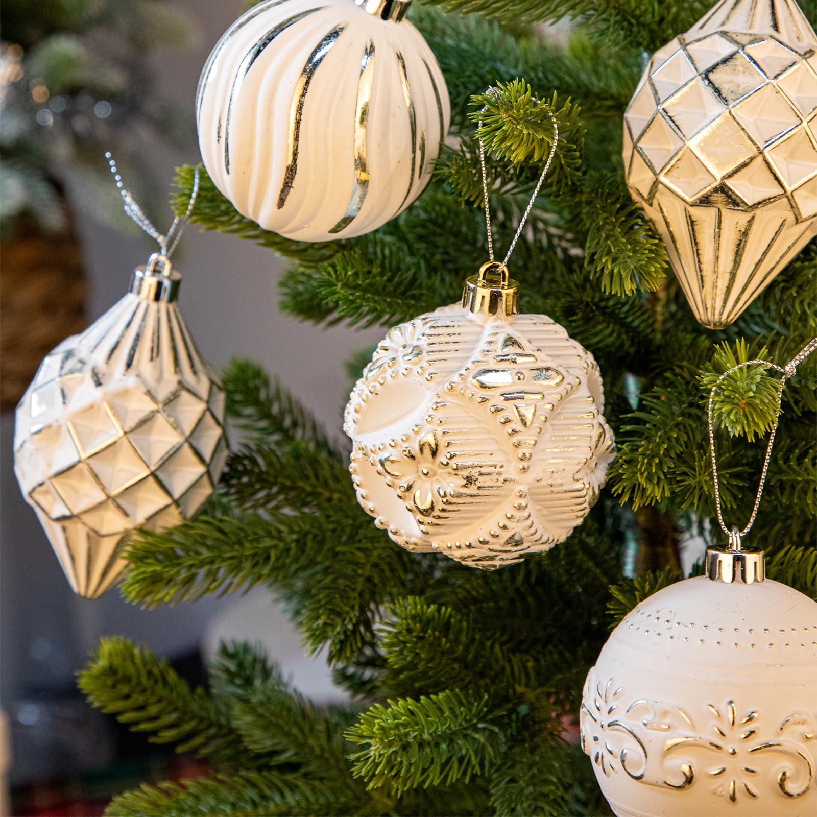 Oairse Lot de 16 boules de Noël incassables peintes à la main avec plusieurs tailles et motifs pour sapin de Noël, décoration de fête de Thanksgiving, champagne