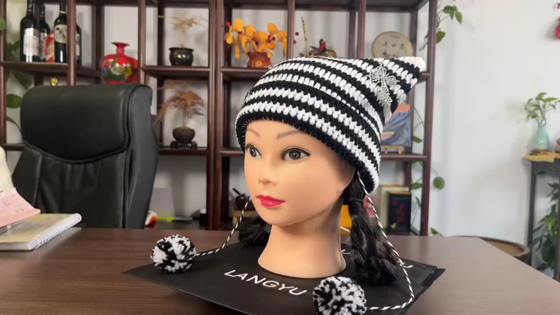 Amazon.co.jp: LANGYU Women's Knit Cat Ears Beanie Hat, Autumn and