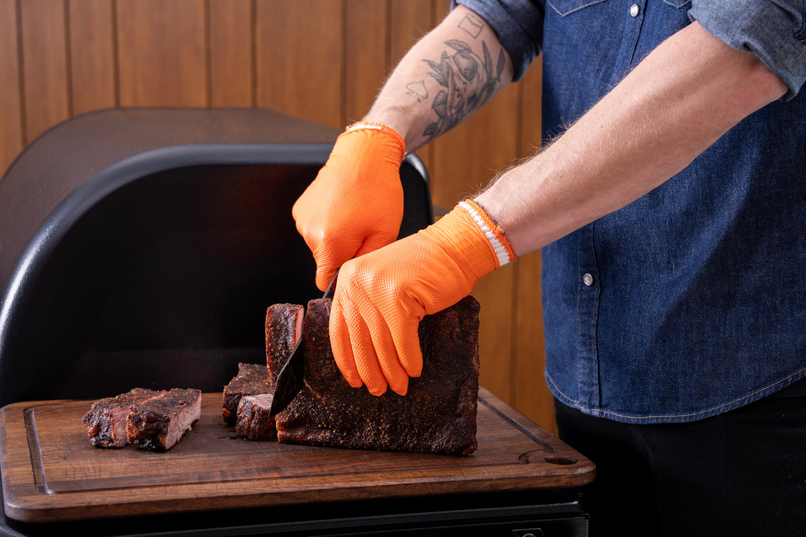 Traeger Grills BBQ Prep & Serve Guanti – 25 paia di guanti monouso in nitrile + guanti in cotone resistenti al calore per grigliare, maneggiare carne e preparazione di alimenti