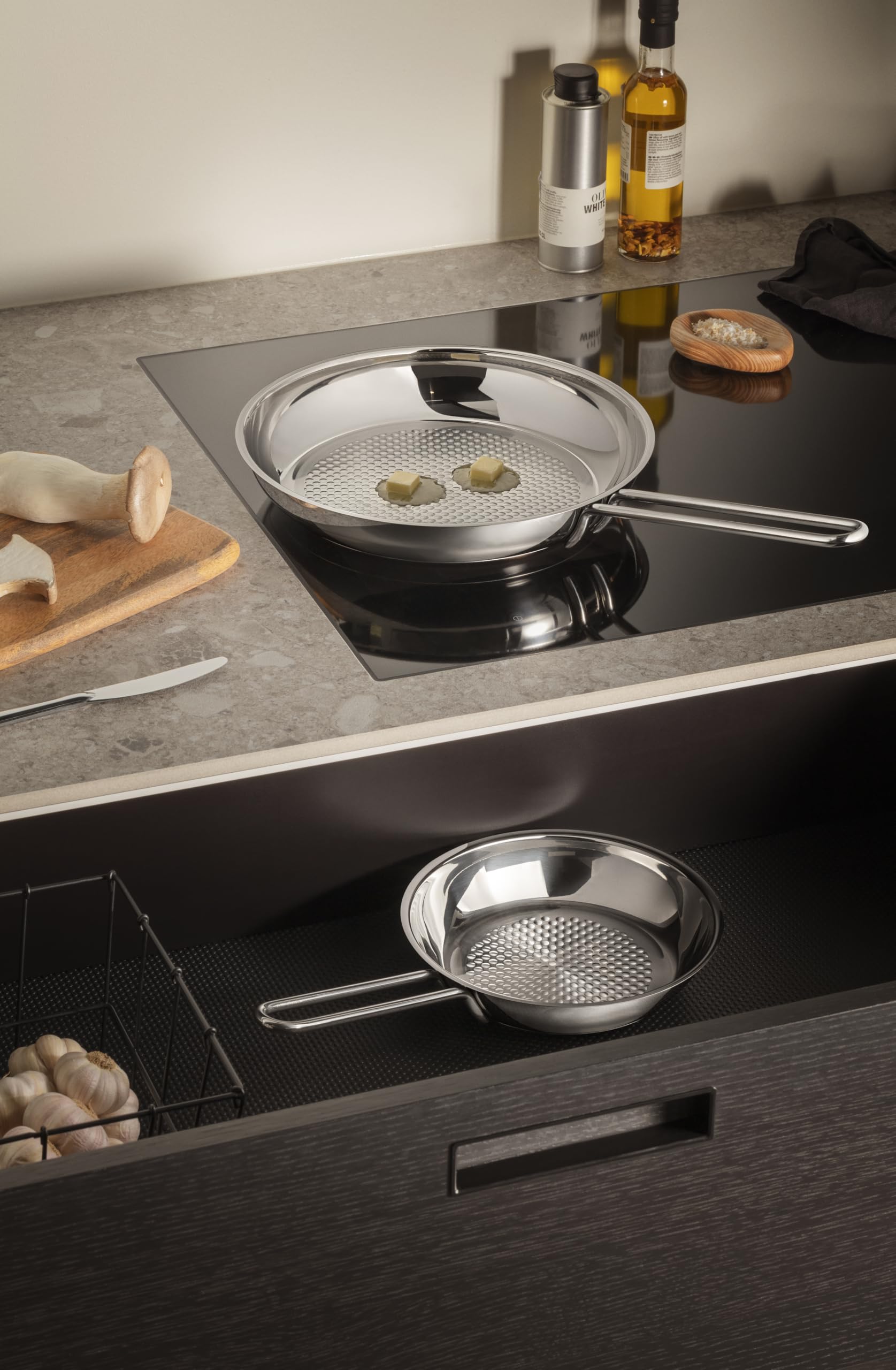 Eva Trio Patelnia ze stali nierdzewnej 28 cm Honeycomb | Korpus patelni składa się w 90% ze stali nierdzewnej pochodzącej z recyklingu