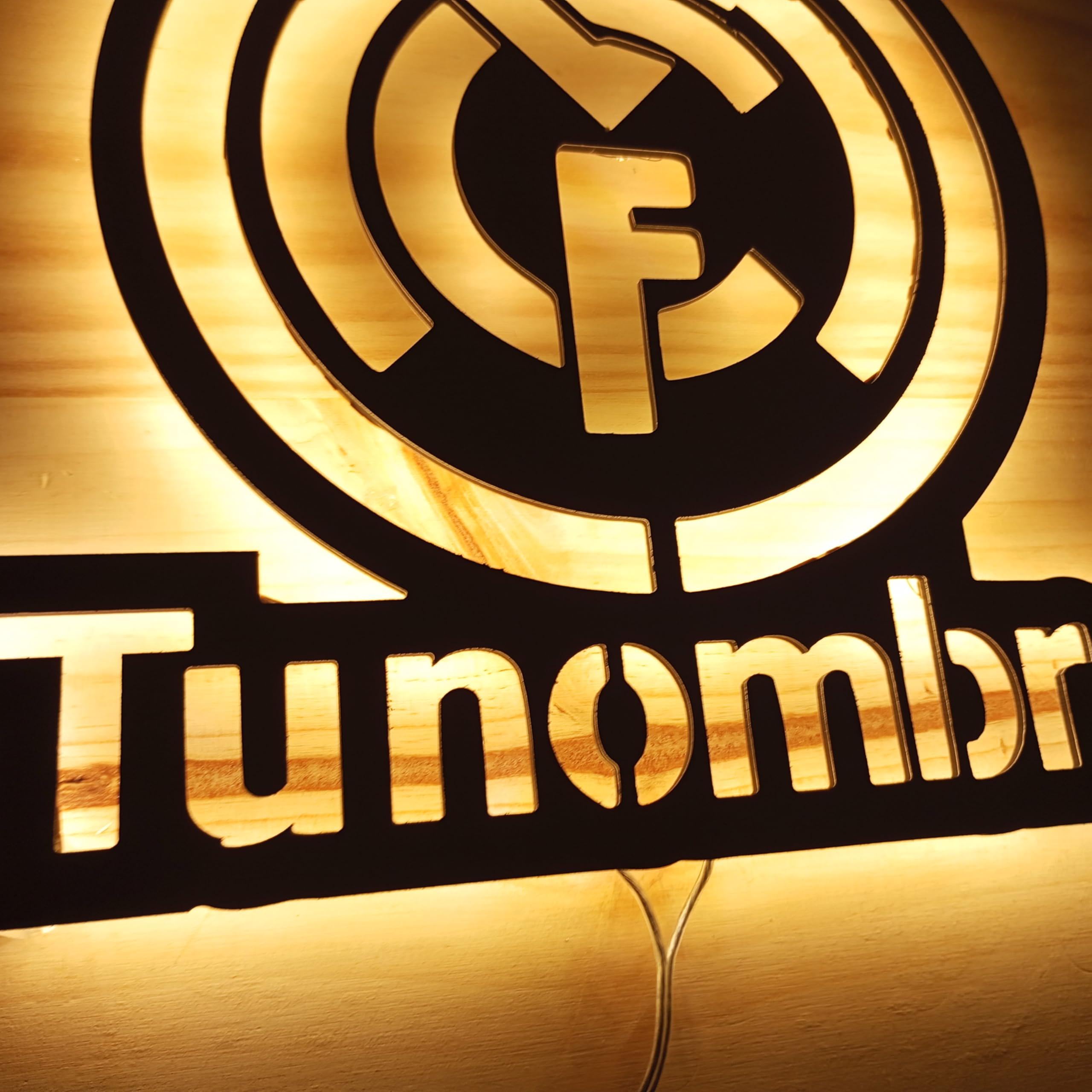 Cartel luminoso Madrid regalos con escudo de fútbol real personalizado - Iluminado en luz de led neón listo para colgar en la pared