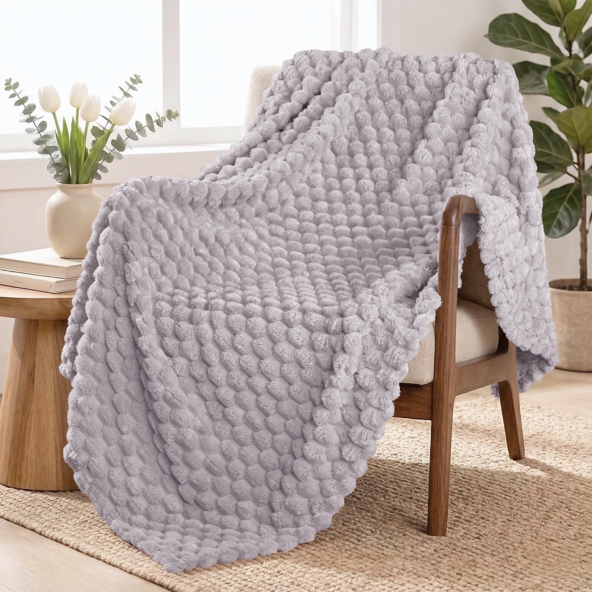 Exclusivo Mezcla Large 3D Fleece Throw Blanket for Couch, Light Grey