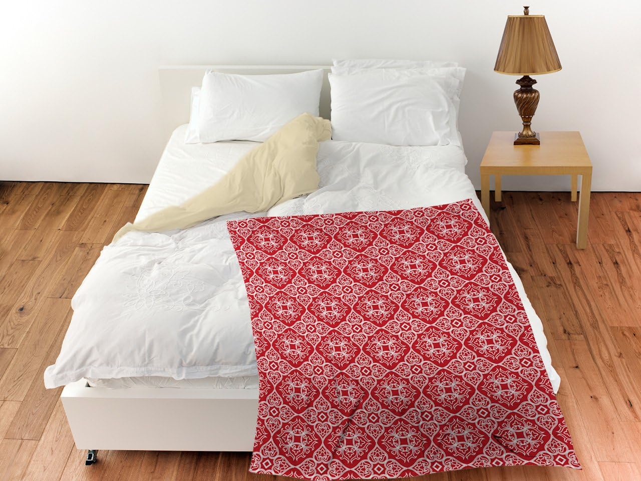 Manual Woodworkers & Weavers Coral Fleece Throw, 50 by 60-Inch, Winter Garden Baroque White on Red
