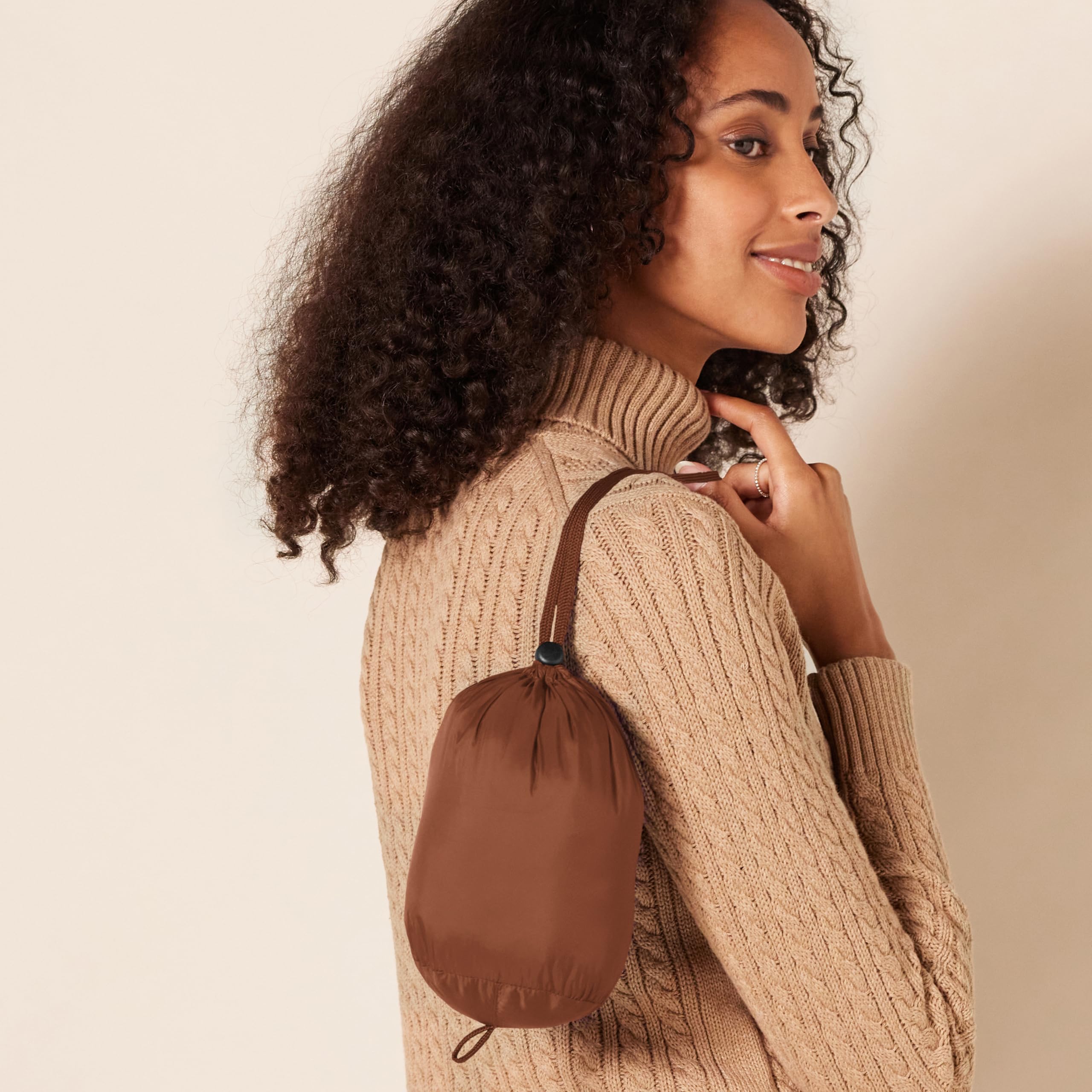 Amazon Essentials Piumino con Cappuccio Ripiegabile, Leggero e Resistente all'Acqua, vestibilità Regolare (Disponibile in Taglie Forti) Donna