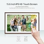 Cadre photo numérique WiFi 15.6 1 cm 32GB 1920x1080 IPS FHD Toucher l'écran libre Arzopa App partage à distance photos illimitées & Vidéos Grand cadre photo numérique parfait pour le don - D15 brun