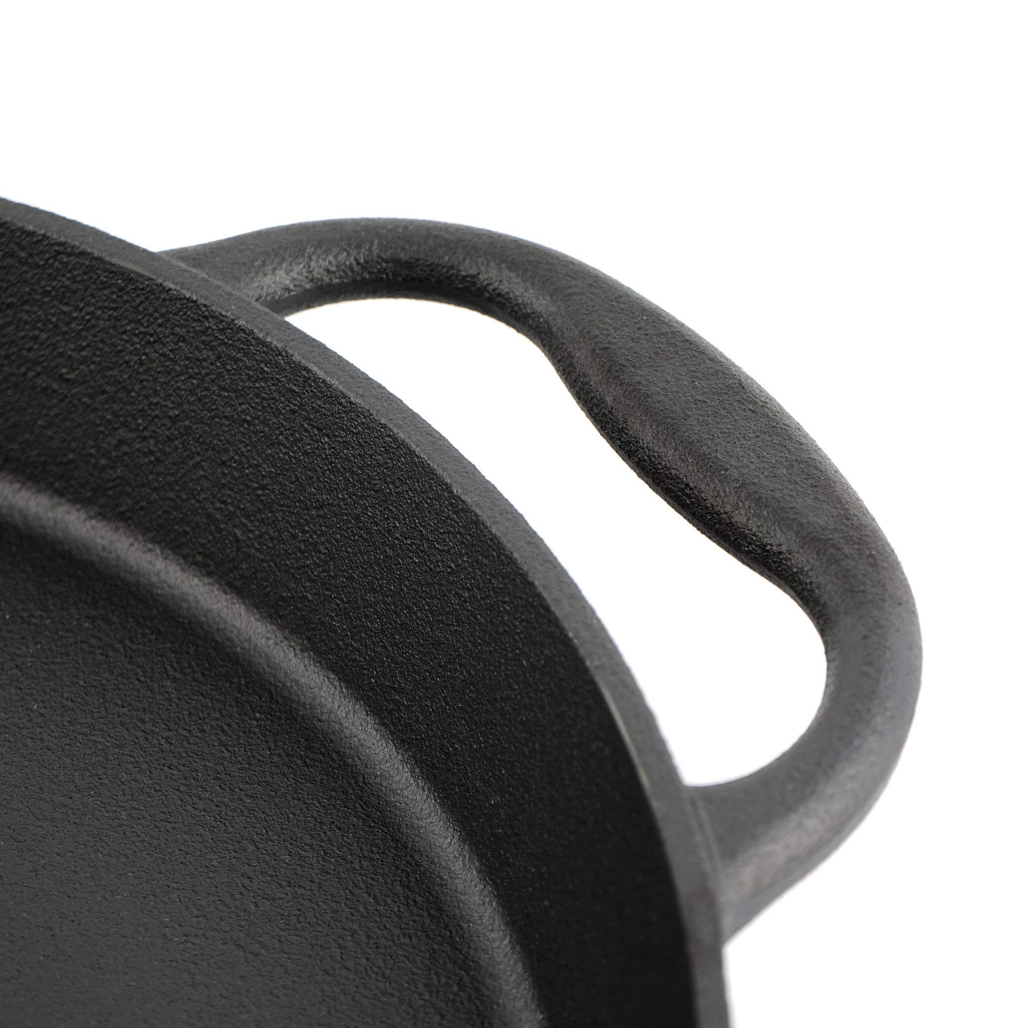 BBQ-Toro Gusseisen Grillpfanne Ø 20 cm | Gusspfanne mit zwei Griffe und zwei Ausgießer | Servierpfanne aus Gusseisen | Pfanne für Gasgrill, im offenen Feuer, Elektro-Herd | Grillzubehör