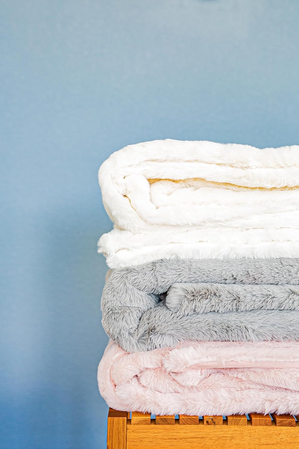 Luxurious Plush Faux Fur Throw Blanket, 60"x 70", Warm Soft