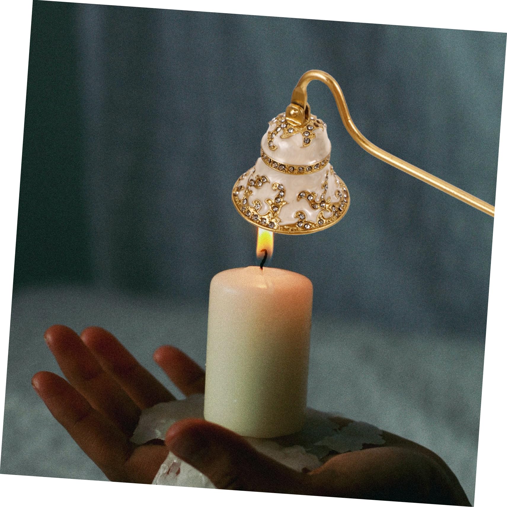 HOLIDYOYO Vintage Decorative Candle Snuffer Long Handle Unique Candle Wick Flame Snuffer
