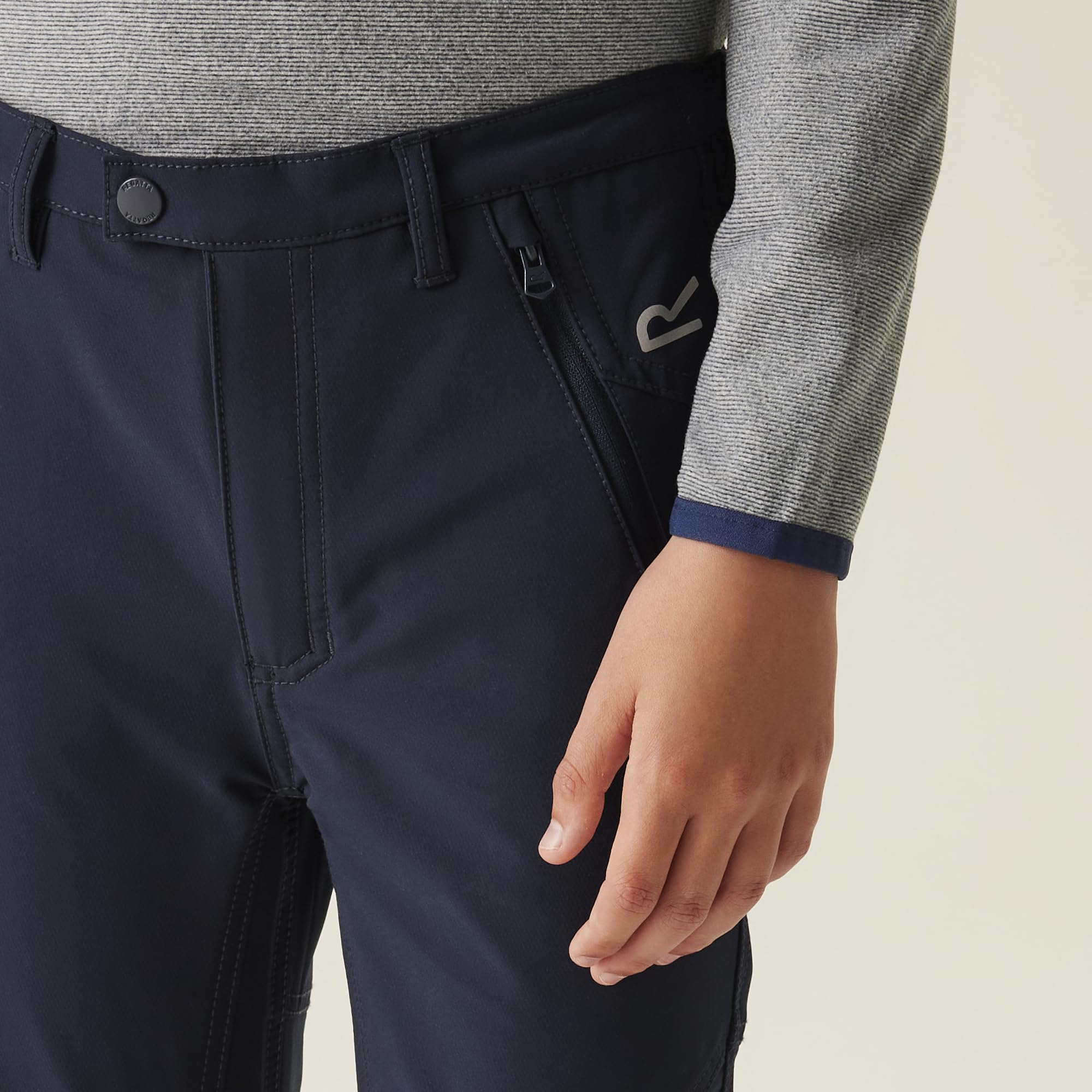 Regatta Pantalon Technique Junior Tech Mountain Déperlant et Extensible - Pantalon - Pantalon Technique Junior Tech Mountain déperlant et Extensible - Mixte Enfant