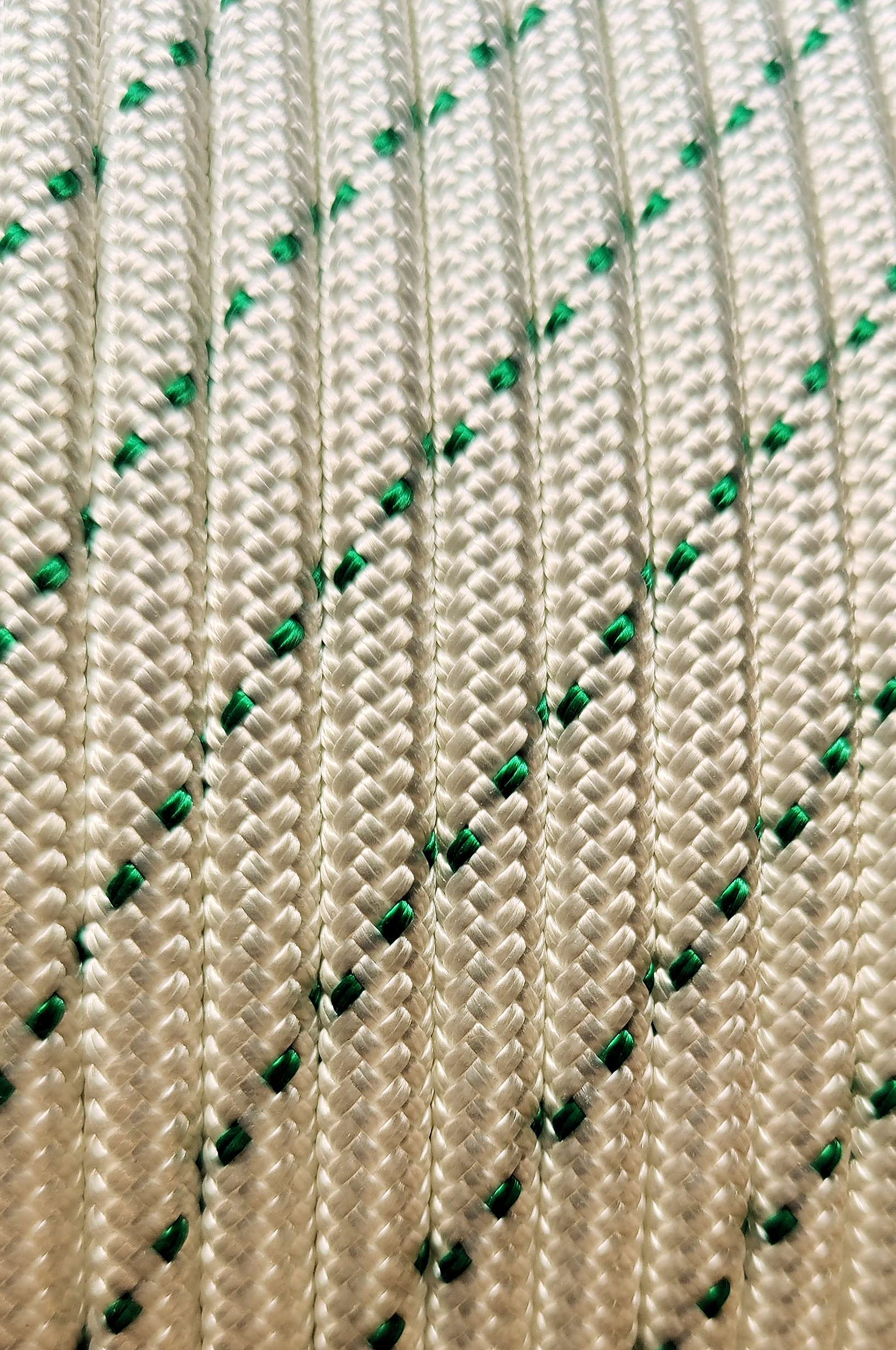 MarineNow Corde de voile en polyester à double tresse, faible élasticité, taille / longueur au choix (6 mm, 30,5 m, vert moucheté)