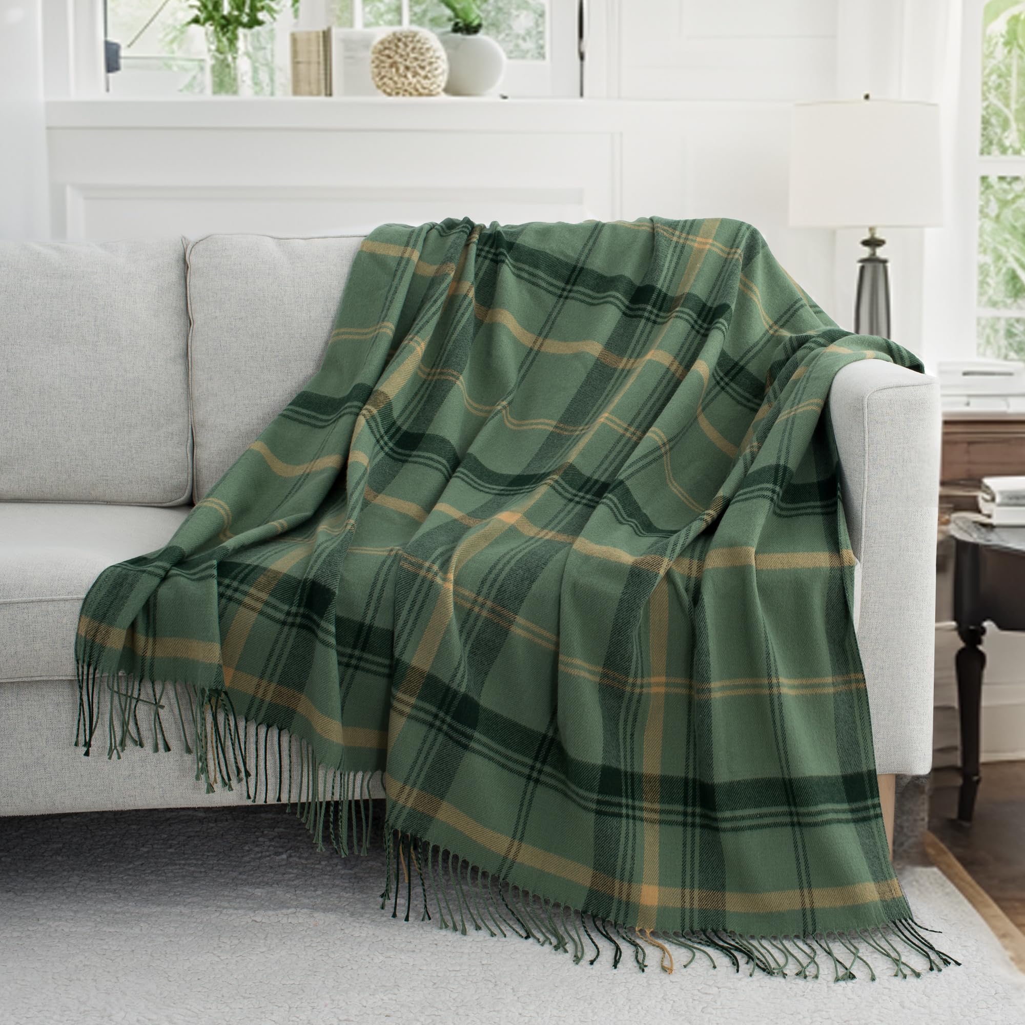 GINAMUSE Green Plaid Throw Blanket for Couch,50"X60" Super Soft Cozy Warm Home Decorative Throws with Tassels for Bed Sofa Picnic