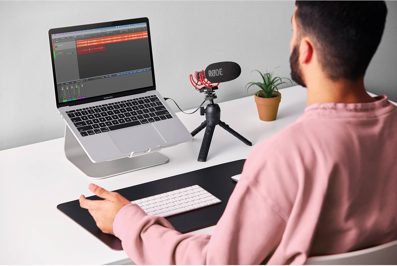 Rode VideoMic GO II Camera-Mounted Shotgun Microphone with SC17 USB-C to USB-C Cable (Black) and Tripod 2 Camera/Accessory Mount