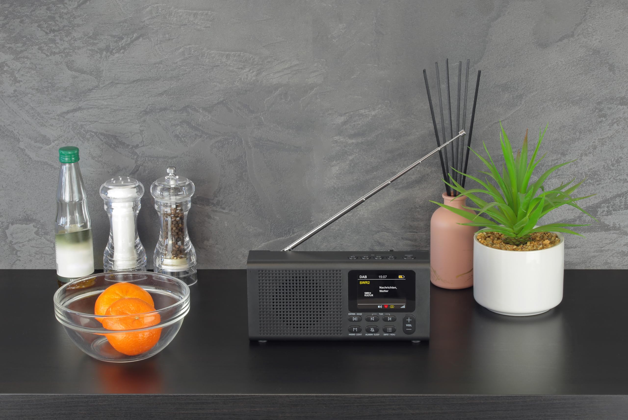 Dynavox DBT200 Radio Digital portátil Dab+/FM, Ideal como Radio de Cocina, Radio de baño, Radio de Oficina, Radio de Taller, Despertador, Pantalla BT, TFT, Funcionamiento con Red eléctrica o baterías