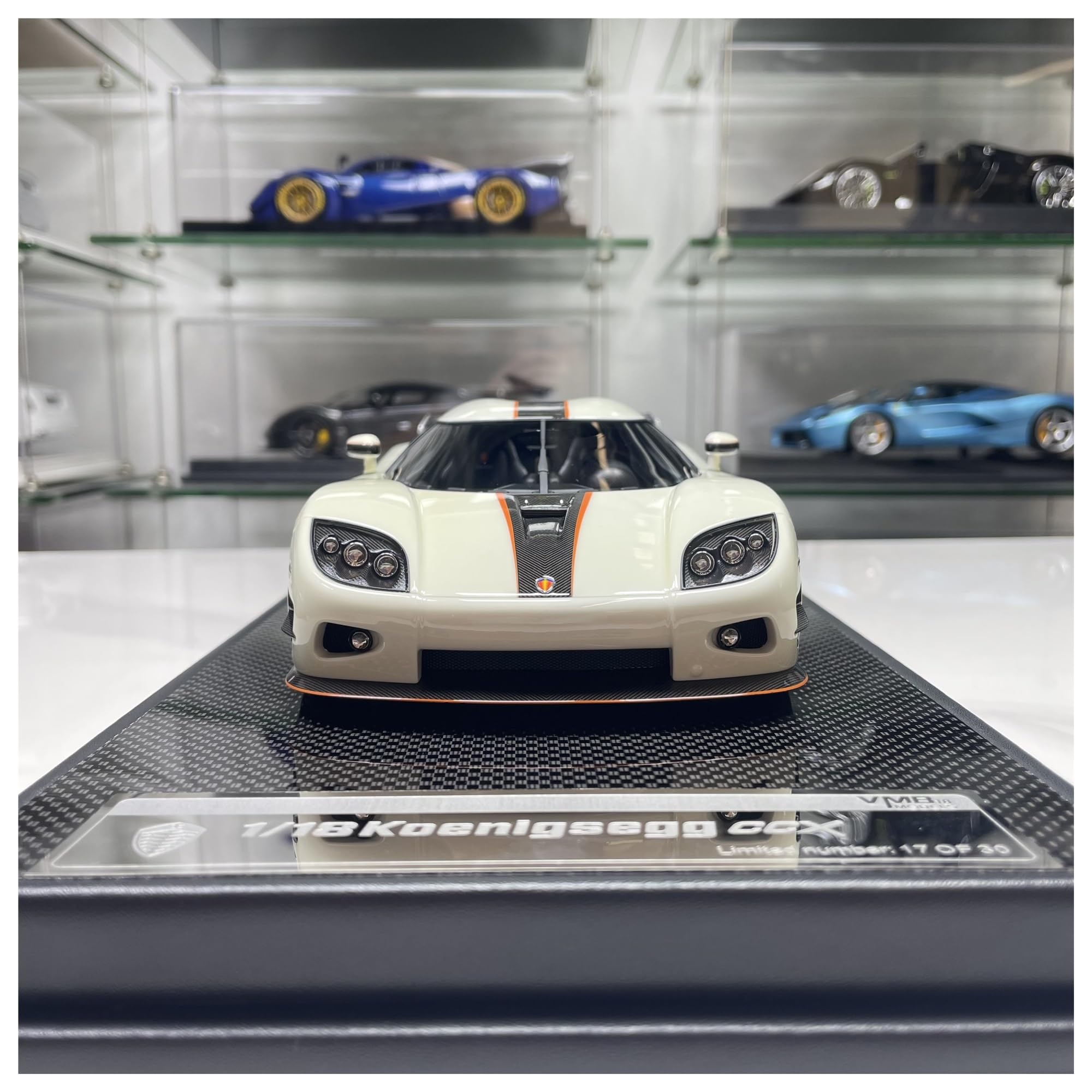 Amazon.co.jp: 亜鉛合金製 ダイキャスト 1 18 ケーニグセグ CCX 樹脂