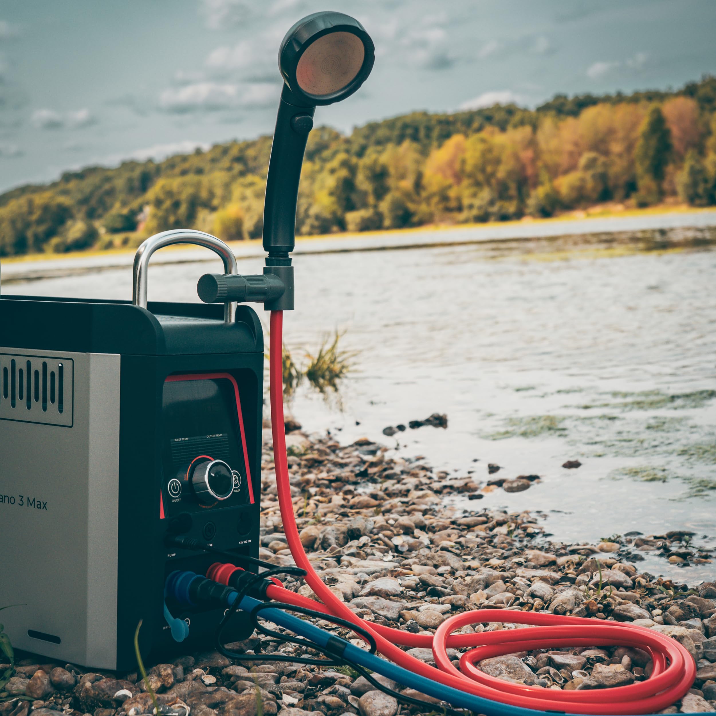 CAMPLUX Nano 3 Max - Chauffe-Eau Portable à Gaz, Kit Douche Outdoor, Eau Chaude Instantanée, avec Batterie Intégrée et Pompe 12V, Compact pour Camping & Vanlife