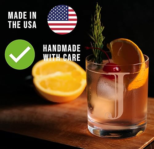 Miniatura 5 de Monograma grabado de cristal de whisky Rocks de 11 onzas (letra J), regalos de bourbon personalizados de la A-Z para hombres, día del padre, vidrio