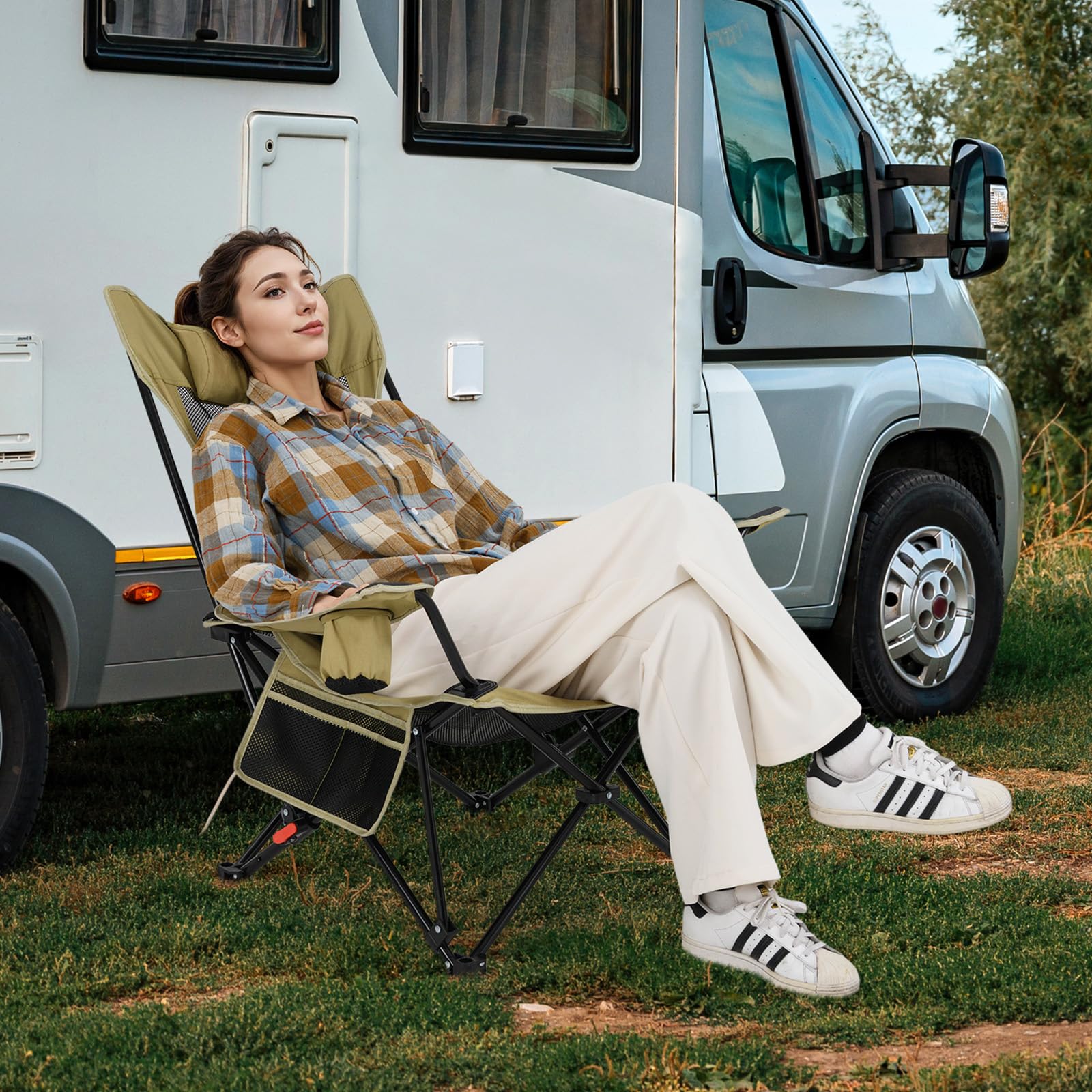 GOPLUS Silla Camping Ligera, 150 kg, Sillas Playa Reclinable de 4 Posisiones con Reposapiés Extraíble y Ajustable, Portavasos, Malla Transpirable y Bolsa de Transporte, Chair de Paseo para Jardín