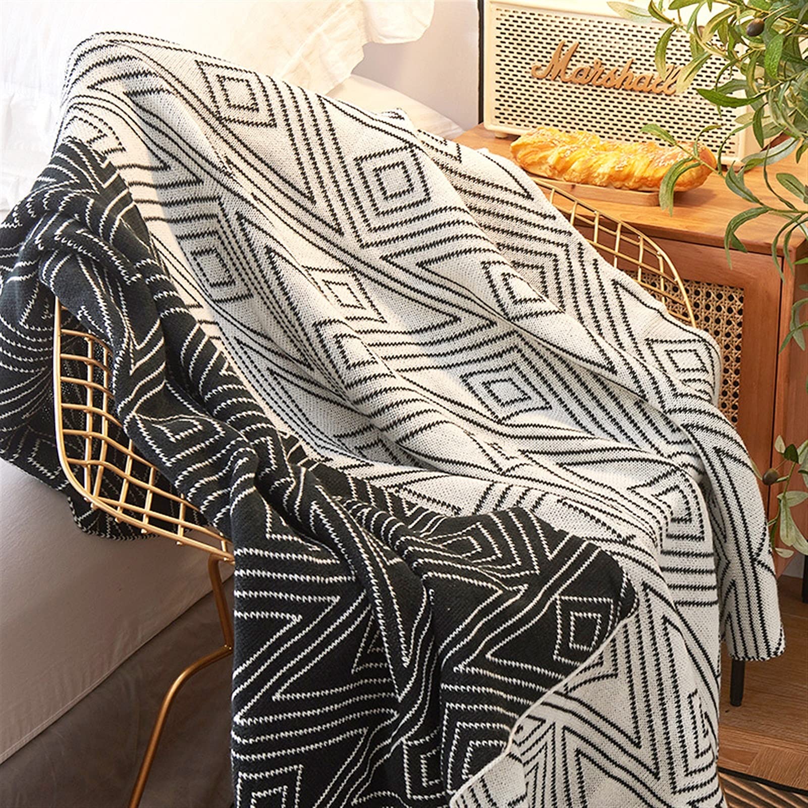 Couverture de la maison tricotée pour ne plus avoir froid sur votre fauteuil