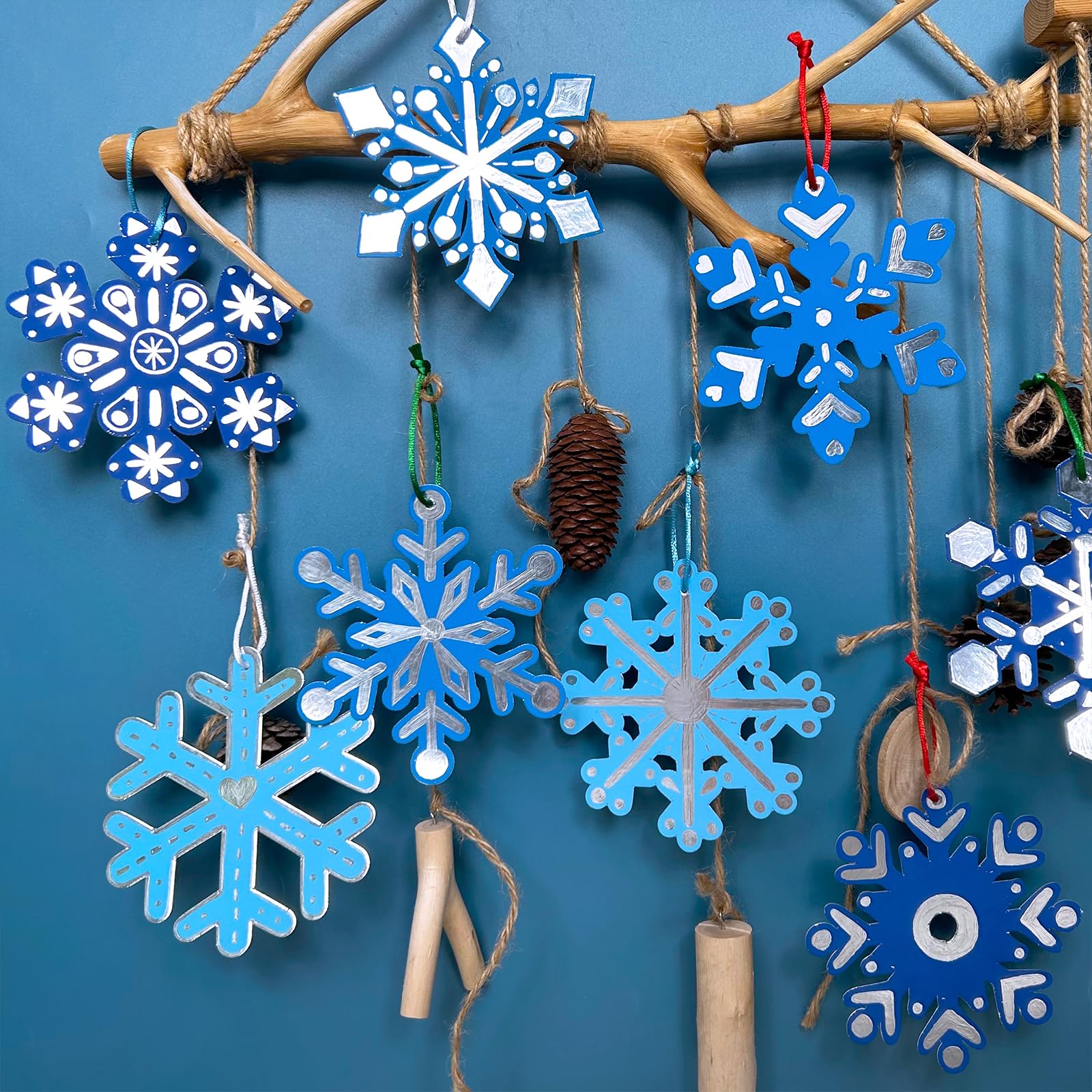 36 Piezas De Scratch Art Navideño – Copos De Nieve Para Rascar Y Decorar, Manualidades De Navidad Para Niños Con 12 Lápices Y Cuerdas De Colores