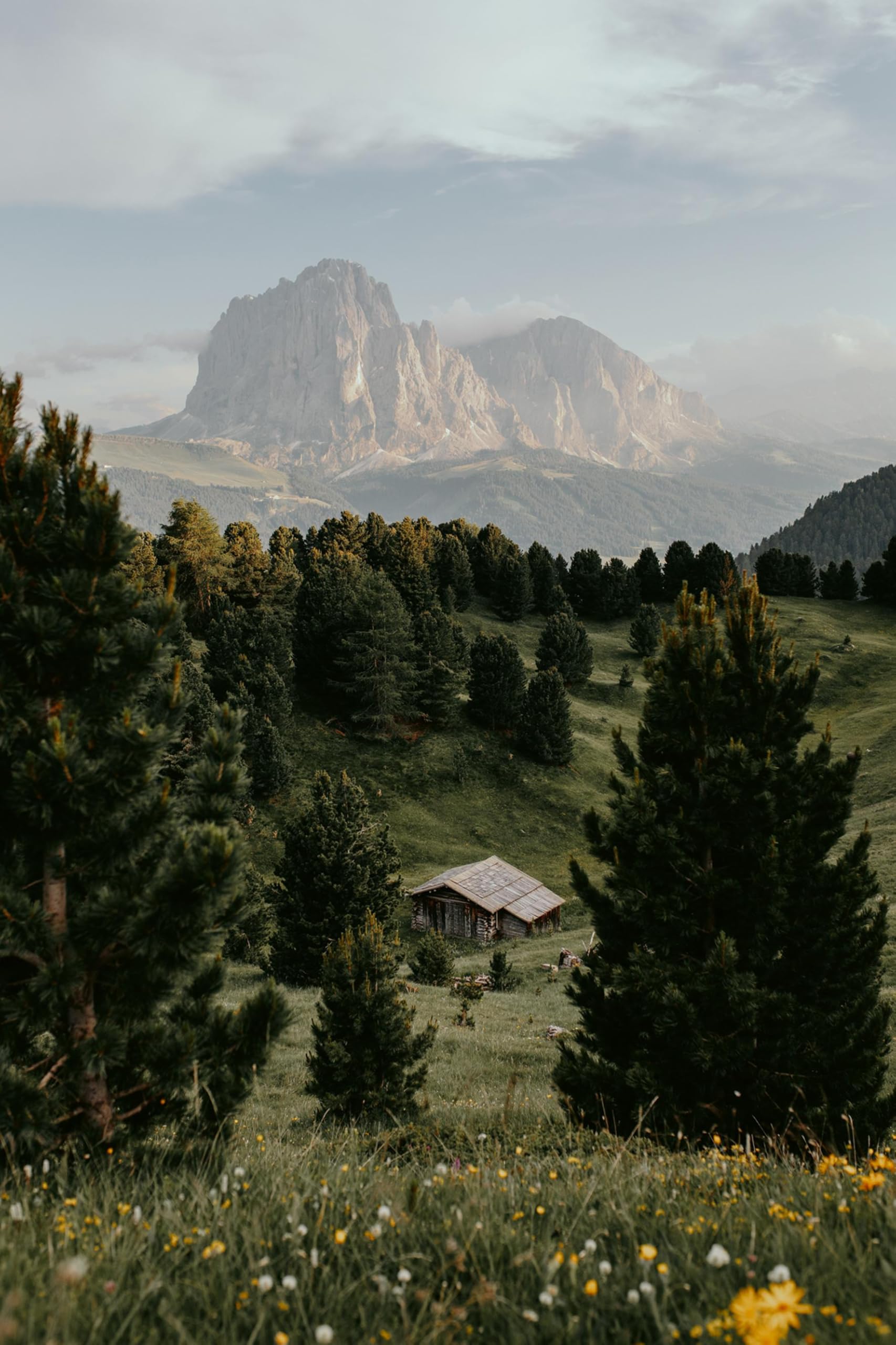 Escape Discovering the Dolomites. A Visual Journey and Adventures /anglais/allemand