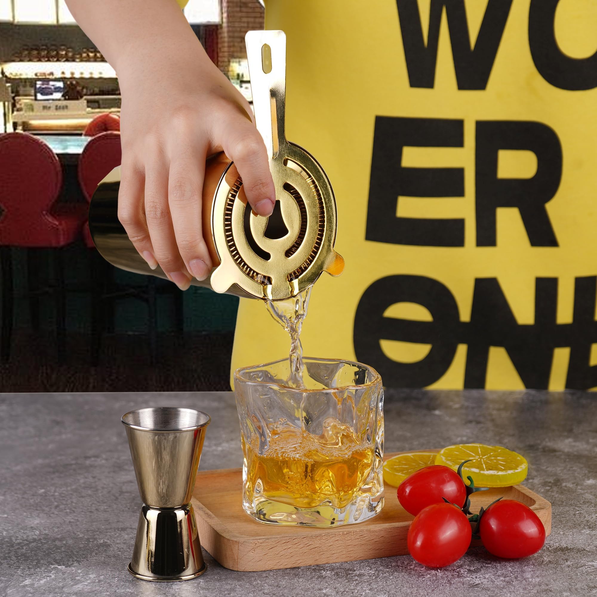 Kit de barman con soporte giratorio de bambú, juego de coctelera de 11 piezas de acero inoxidable con folleto de recetas (dorado)
