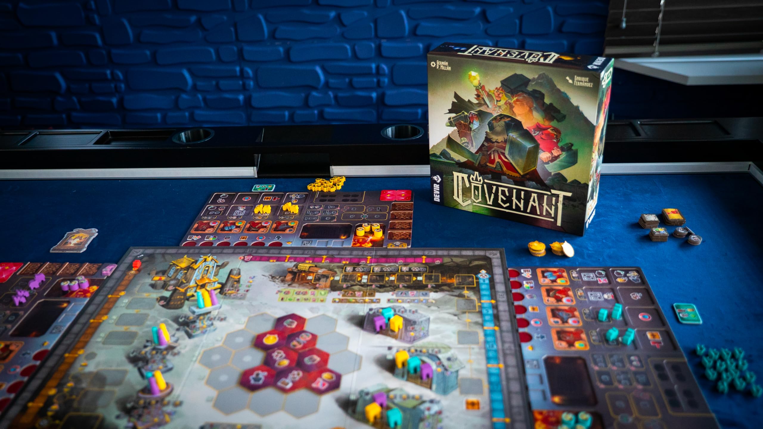 Devir - Covenant – Juego de Mesa de Estrategia Épica Enanos | Recupera la Montaña Sagrada | 1-4 Jugadores, 100 min, Autor de Bitoku y Sabika | Aventura Fantástica y Cooperativa (BGCOVSE)