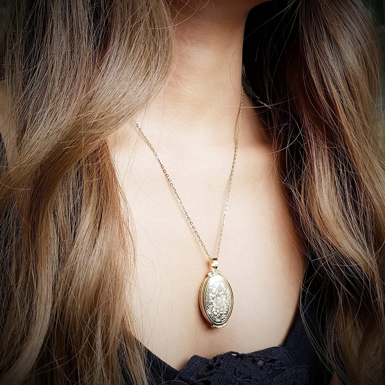 Plated Oval Photo Memory Locket Pendant Necklace With Chain