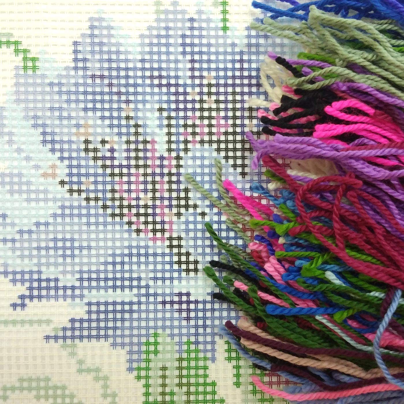 Brvsk Kornblumen. Needlepoint Set mit bedruckter Gobelin (40 × 40 cm) Kissenset mit Stickerei für kreative Inneneinrichtung Handarbeitsset für erwachsene Anfänger
