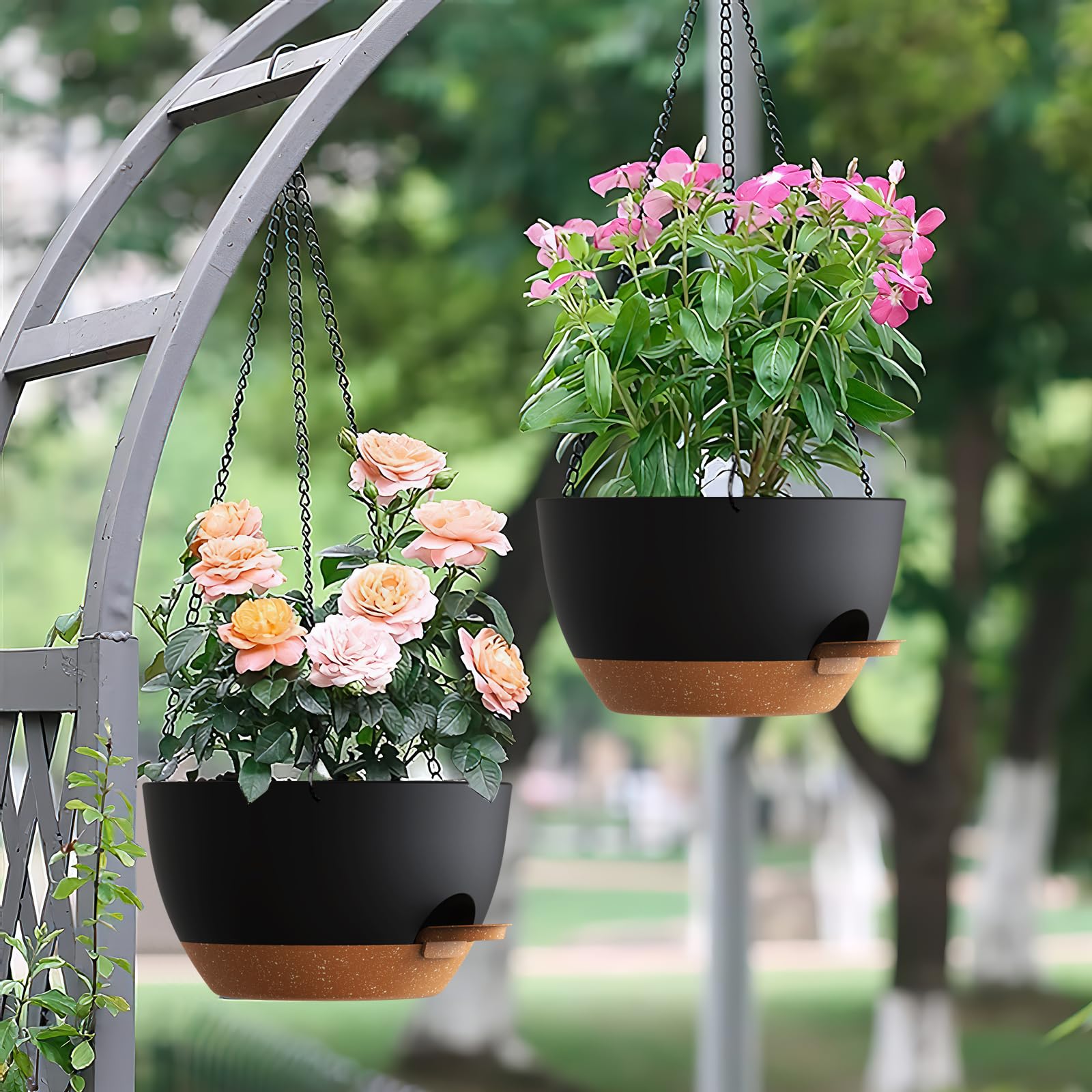 Homeuouz Juego de 2 maceteros colgantes autoregantes de 25 cm – Maceta colgante para interior y exterior, macetas colgantes con drenaje para balcón, salón, cocina, color negro con marrón
