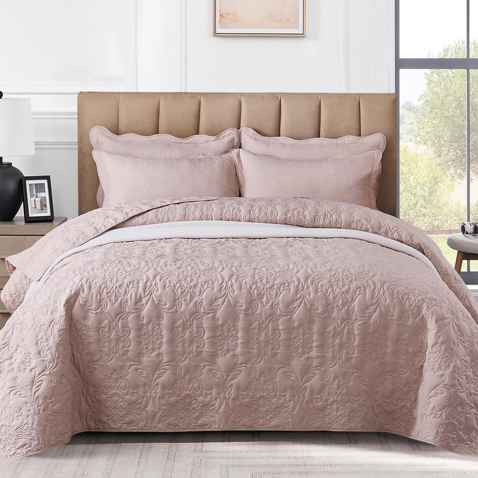 OKYUK 3-Piece Queen Quilt Set Quilted Bedspread Oversized Microfiber Lightweight Coverlet Set including Shams Reversible Printed Coverlet Bedding Set for All Season,220x240cm (Light Bean Sand