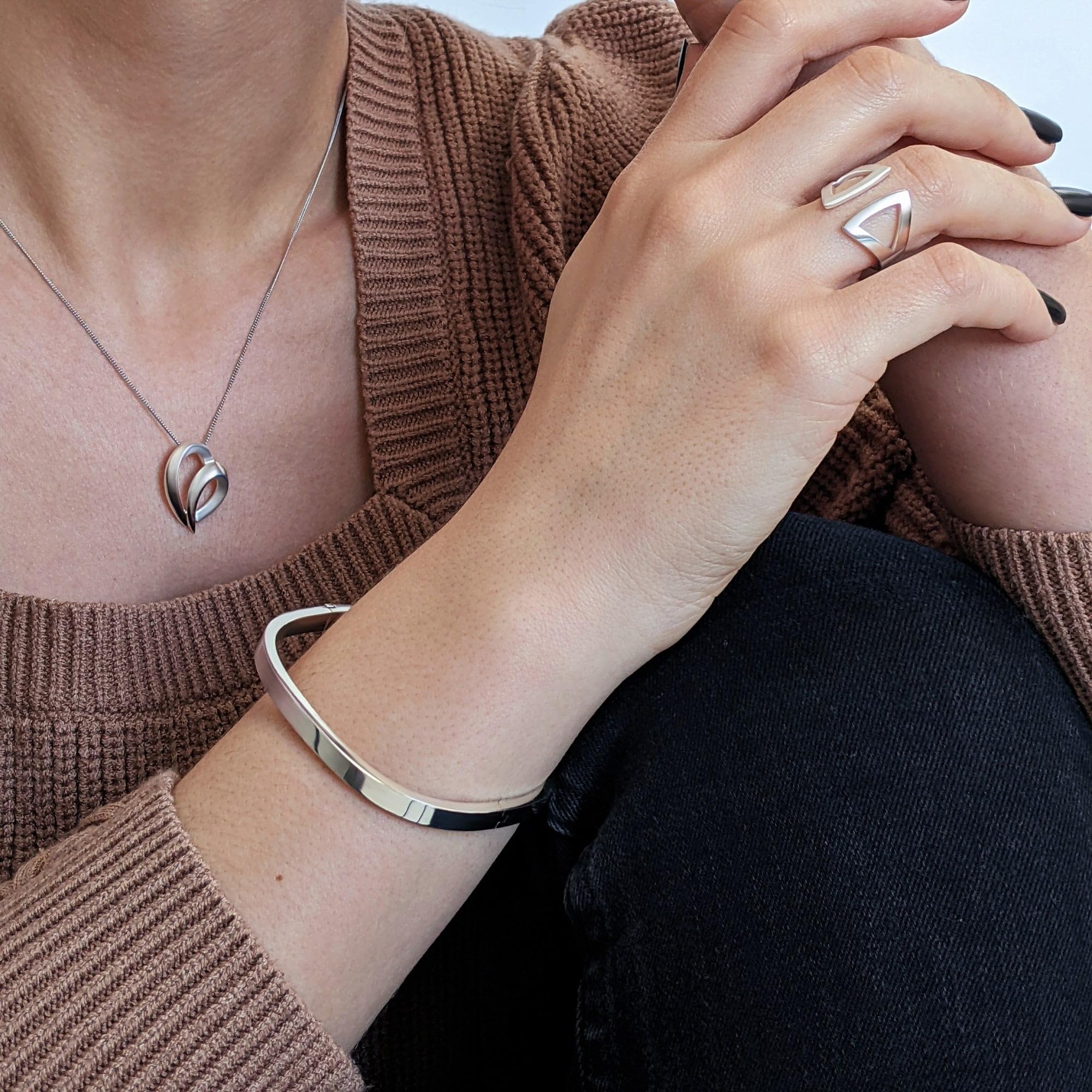 Silverly Kwadratowa bransoletka 5,2 mm z zawiasem z litego srebra próby 925 | elegancka bransoletka ze srebra wysokiej próby z kwadratową rurką | prezent urodzinowy dla mamy cioci