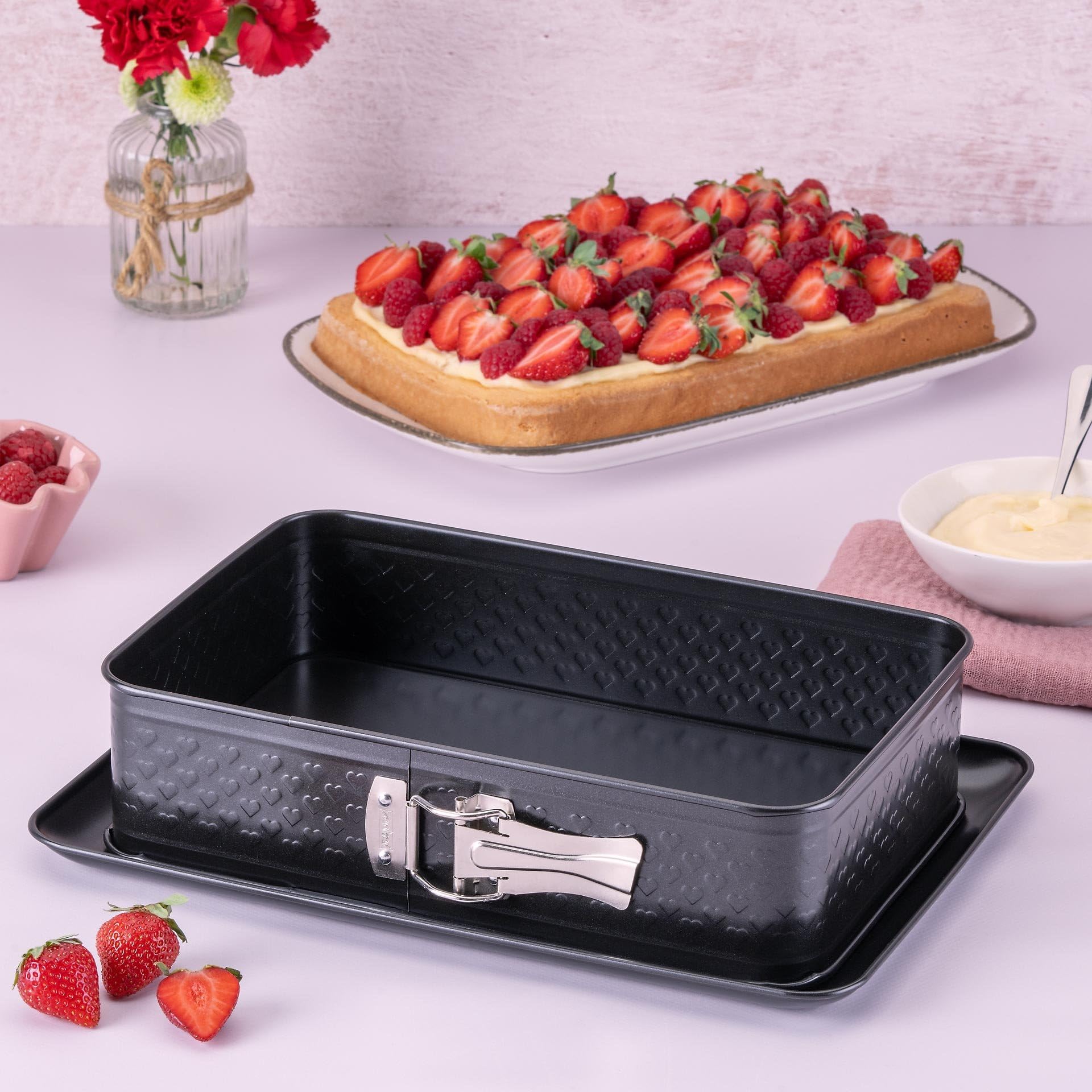 Zenker Prostokątna tortownica 28 x 18 cm – idealna na Walentynki i Dzień Matki, z wyjątkowym tłoczeniem w kształcie serca, nie zawiera PFA, wyprodukowano w Niemczech