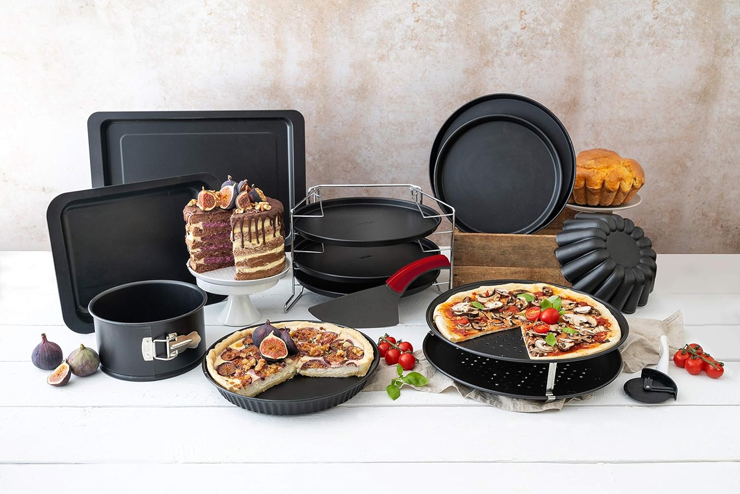 Zenker "Special Countries" Pizza Tray, Black, 11.02"