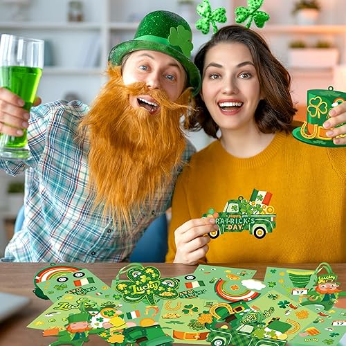 Miniatura 5 de Calcomanías del día de San Patricio para niños, haz tus adornos, kits de manualidades  28 tarjetas de gnomo irlandés con calcomanías de trébol para