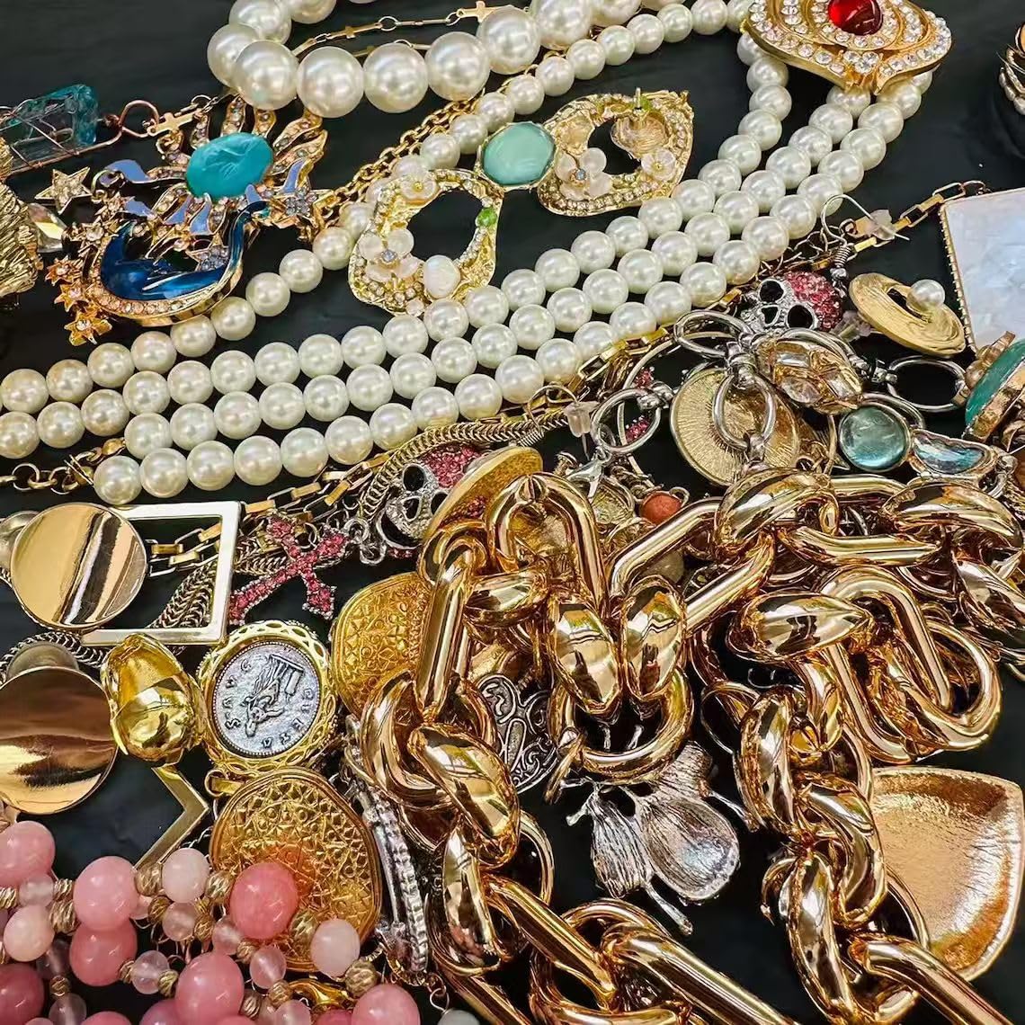 Pot de 30 à 80 pièces de bijoux gothiques, ensemble de bijoux surprise pour femme comprenant colliers, boucles d'oreilles, bagues, bracelets et pinces à cheveux, cadeau unique pour anniversaire