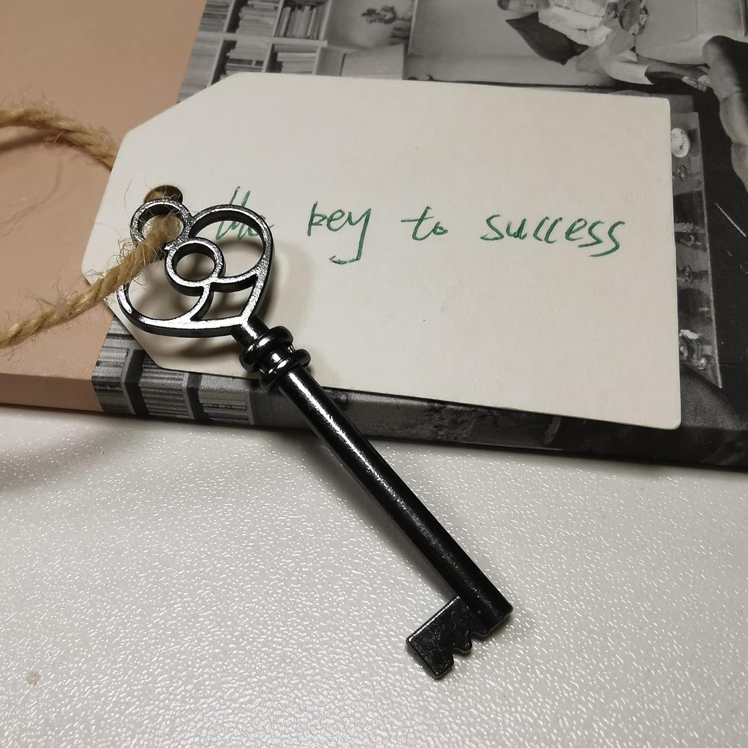 Aokbean Mixed Set of 30 Large Skeleton Keys in Antique Bronze - Set of 30 Keys - Image 4