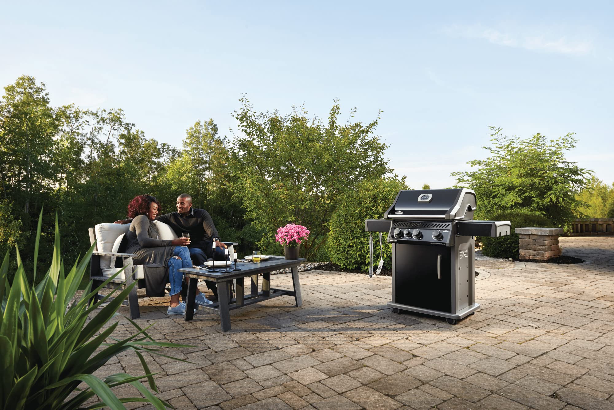 Napoleon Rogue 425 BBQ Grill, Black, Propane Gas R425SBPK1OB With