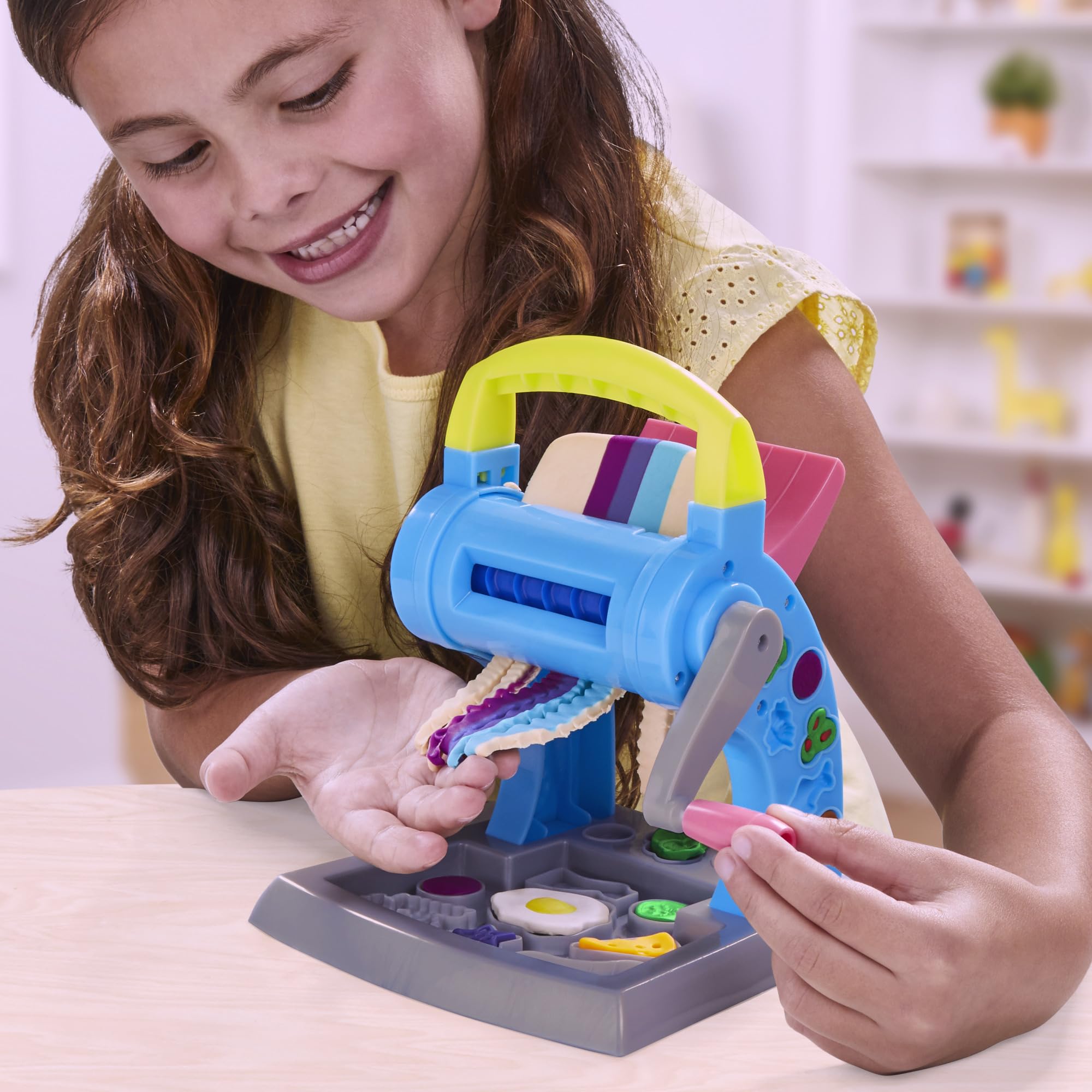 Play-Doh Pasta Dinner Spielset, Küchenspielset mit 35+ Spielküchenzubehör, Küchenspielzeug für 3 Jahre alte Mädchen und Jungen und älter