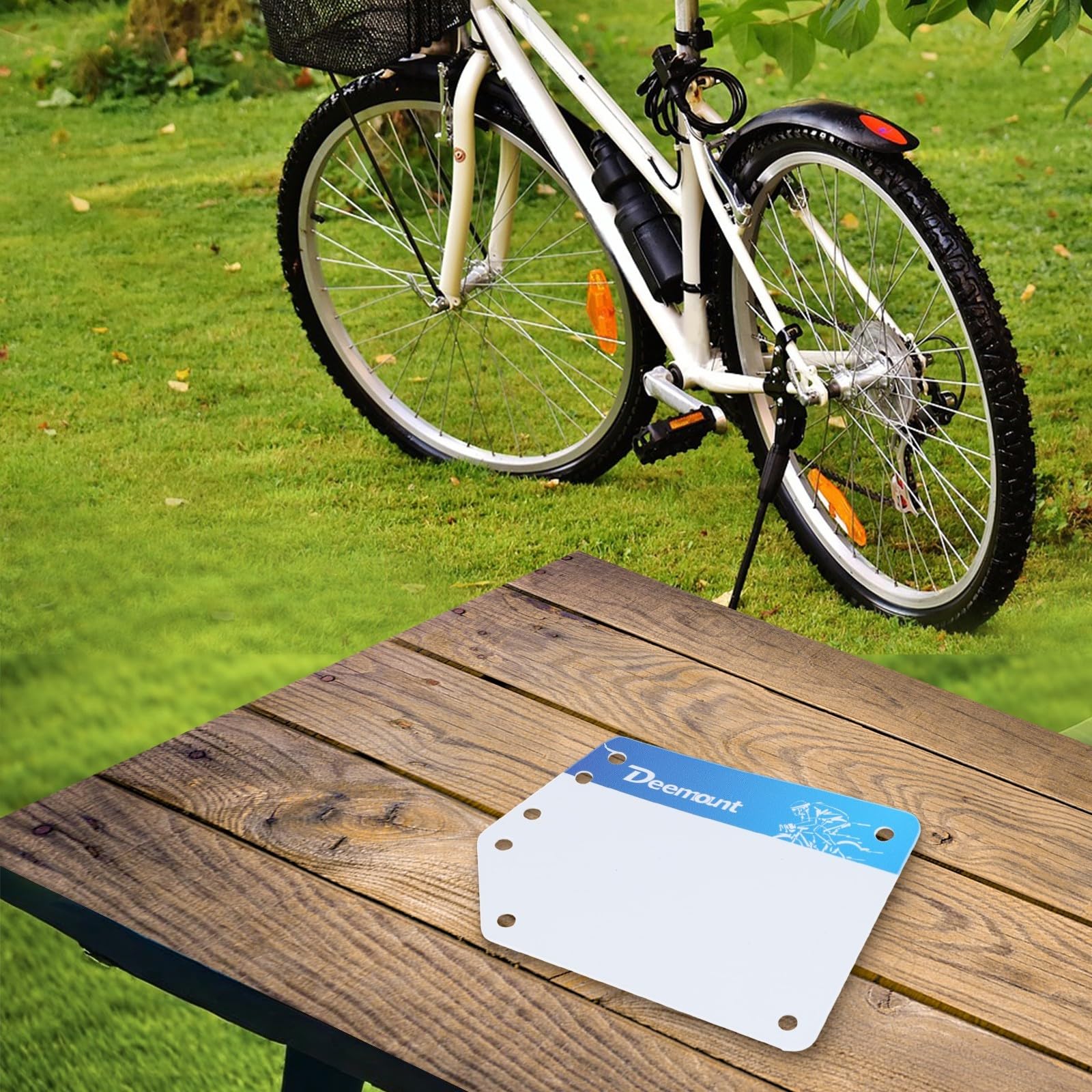 Vélo en PVC léger et robuste pour plaque d'immatriculation de course, conçu pour un dégagement rapide sur différentes tiges de selle