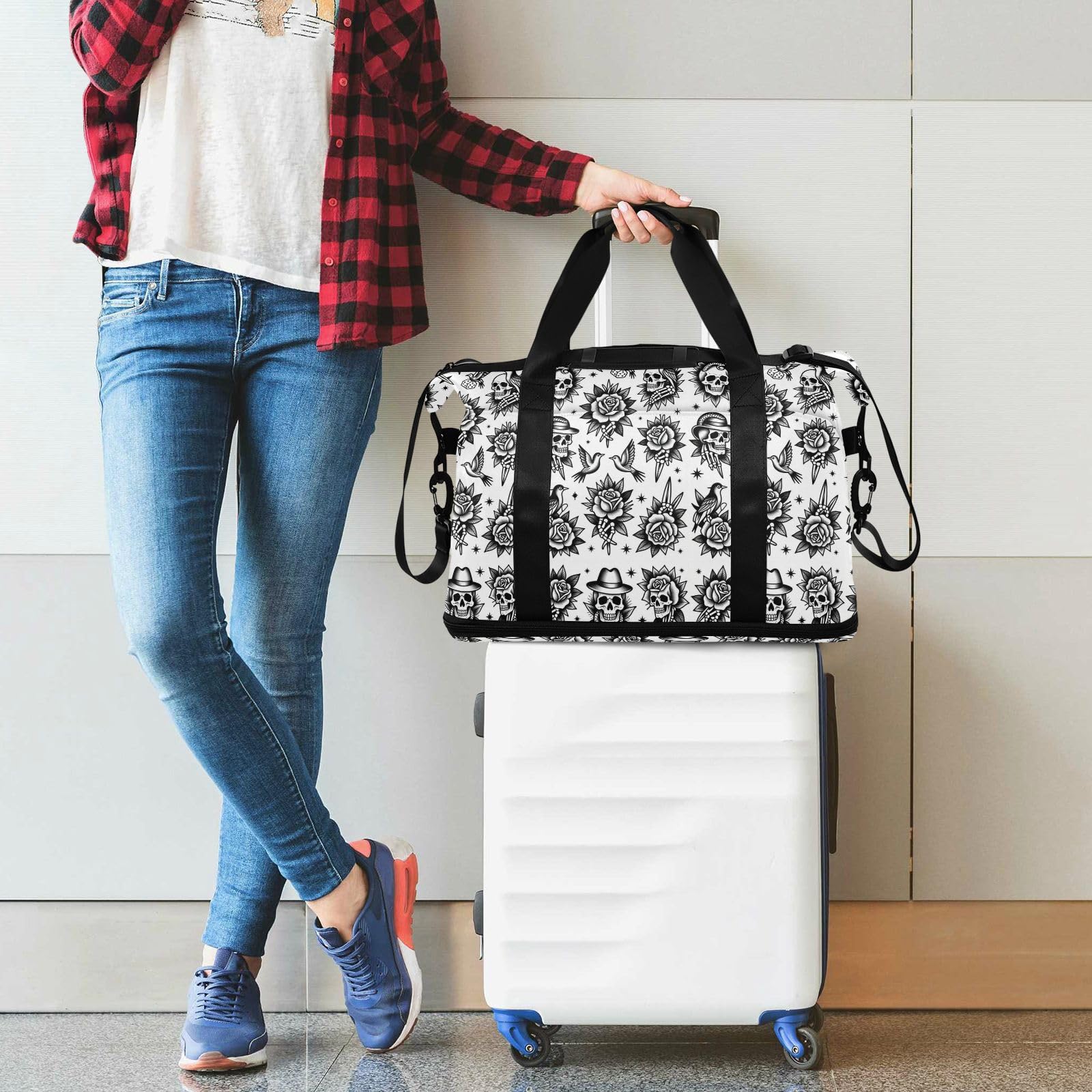 Vintage Old School Skull Rose Tattoo Carry On Shoulder Weekend Tote z mokrą kieszenią Regulowany pasek Torba na siłownię do treningu Duża pojemność dla mężczyzn kobiet